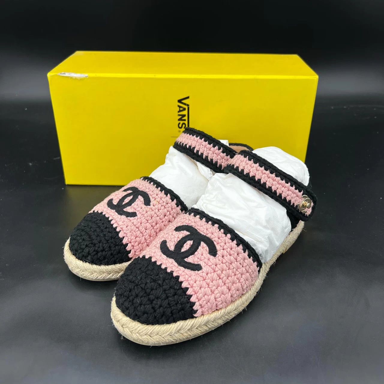 Chanel Chanel New Woven Classic Flats 36 Worn Once Like New Boxed Size US 5 / IT 35 - 1 Thumbnail