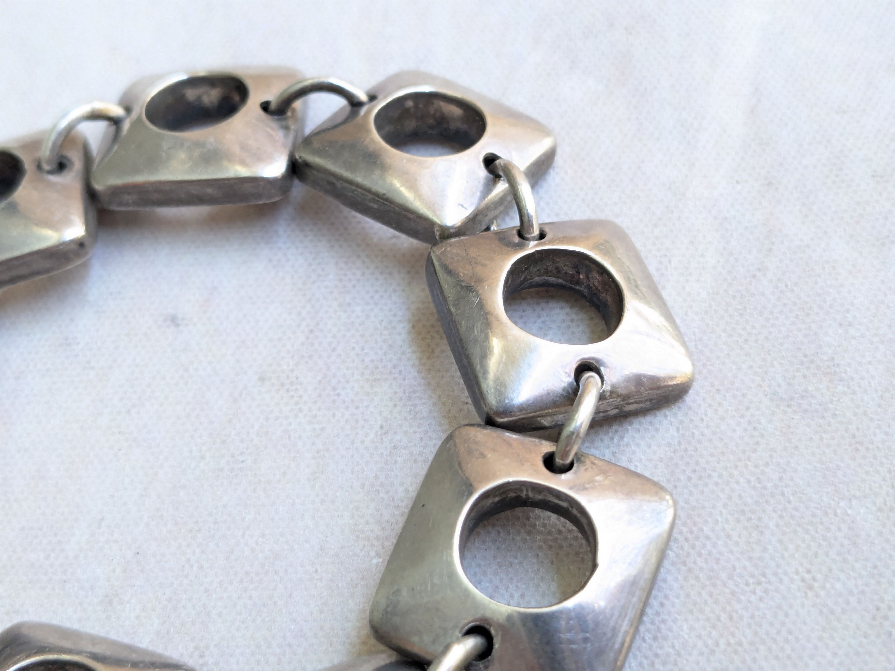 Vintage Vintage Sterling Silver Bracelet Cushion Square Round Size ONE SIZE - 8 Thumbnail