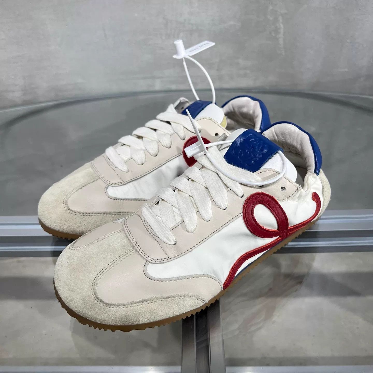 Loewe LOEWE White & Red Sneakers Size 36 YH17475 Size US 5.5 / IT 35.5 - 2 Thumbnail