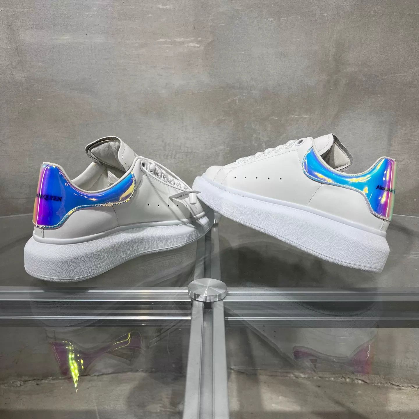 Alexander McQueen ALEXANDER MCQUEEN laser white sneakers women's 35 Size US 4.5 / IT 34.5 - 5 Thumbnail