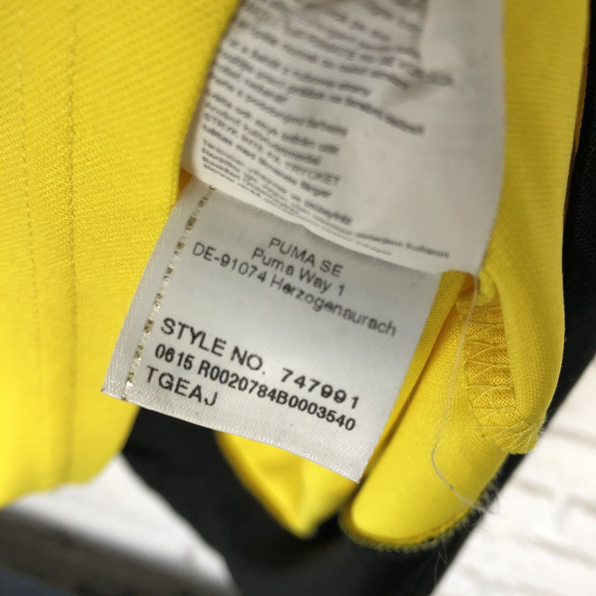 Puma Borussia Dortmund 2015 2016 home soccer jersey Size US XL / EU 56 / 4 - 6 Thumbnail