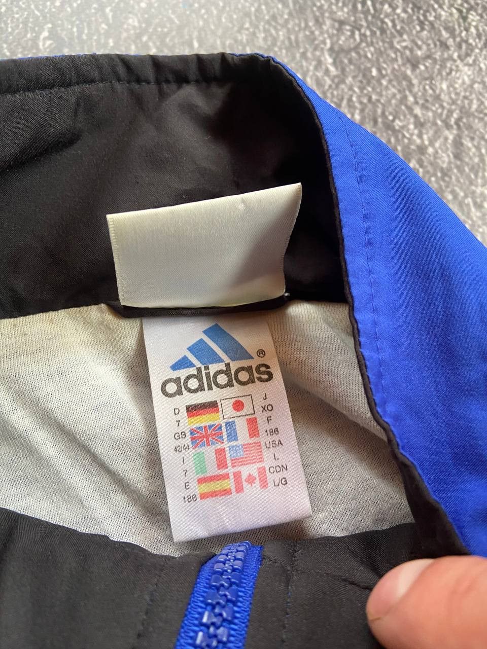 Vintage Vintage Adidas big print nylon jacket Size US L / EU 52-54 / 3 - 5 Thumbnail