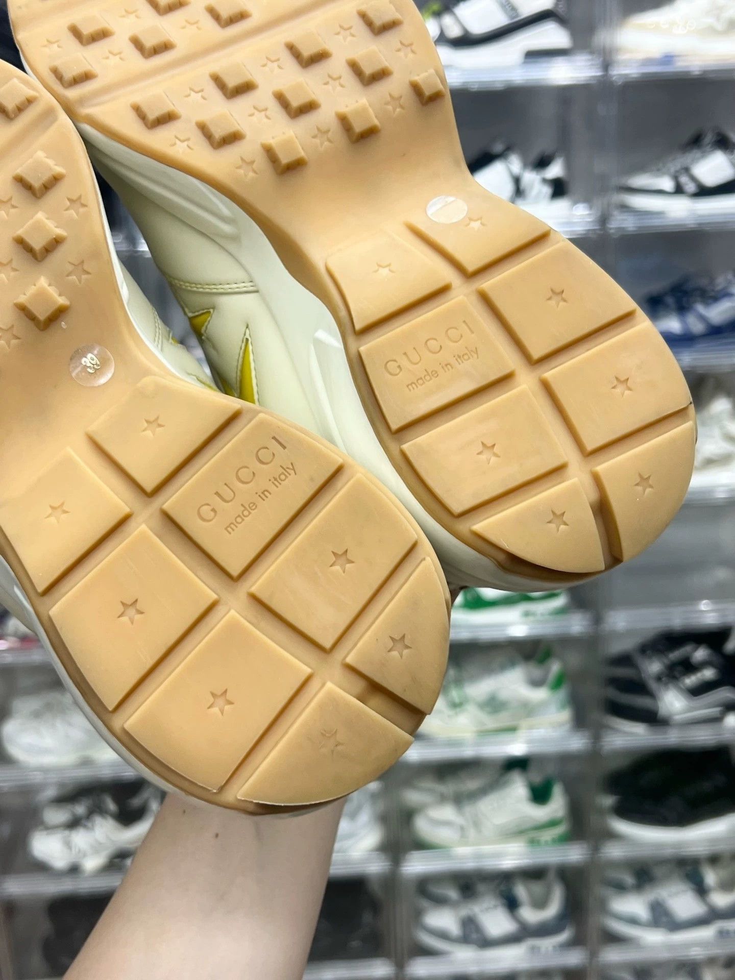 Gucci gucci rhyton star print sneakers size 39 Size US 6 / EU 39 - 9 Thumbnail