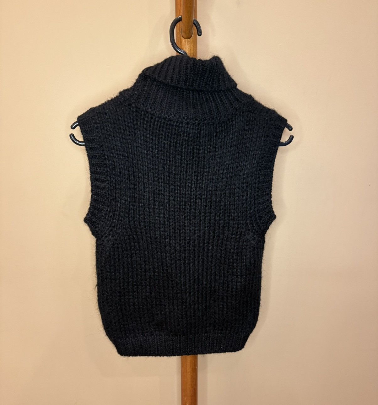 Dolce & Gabbana Dolce & Gabbana knitted turtle neck sweater vest Size XS / US 0-2 / IT 36-38 - 2 Thumbnail