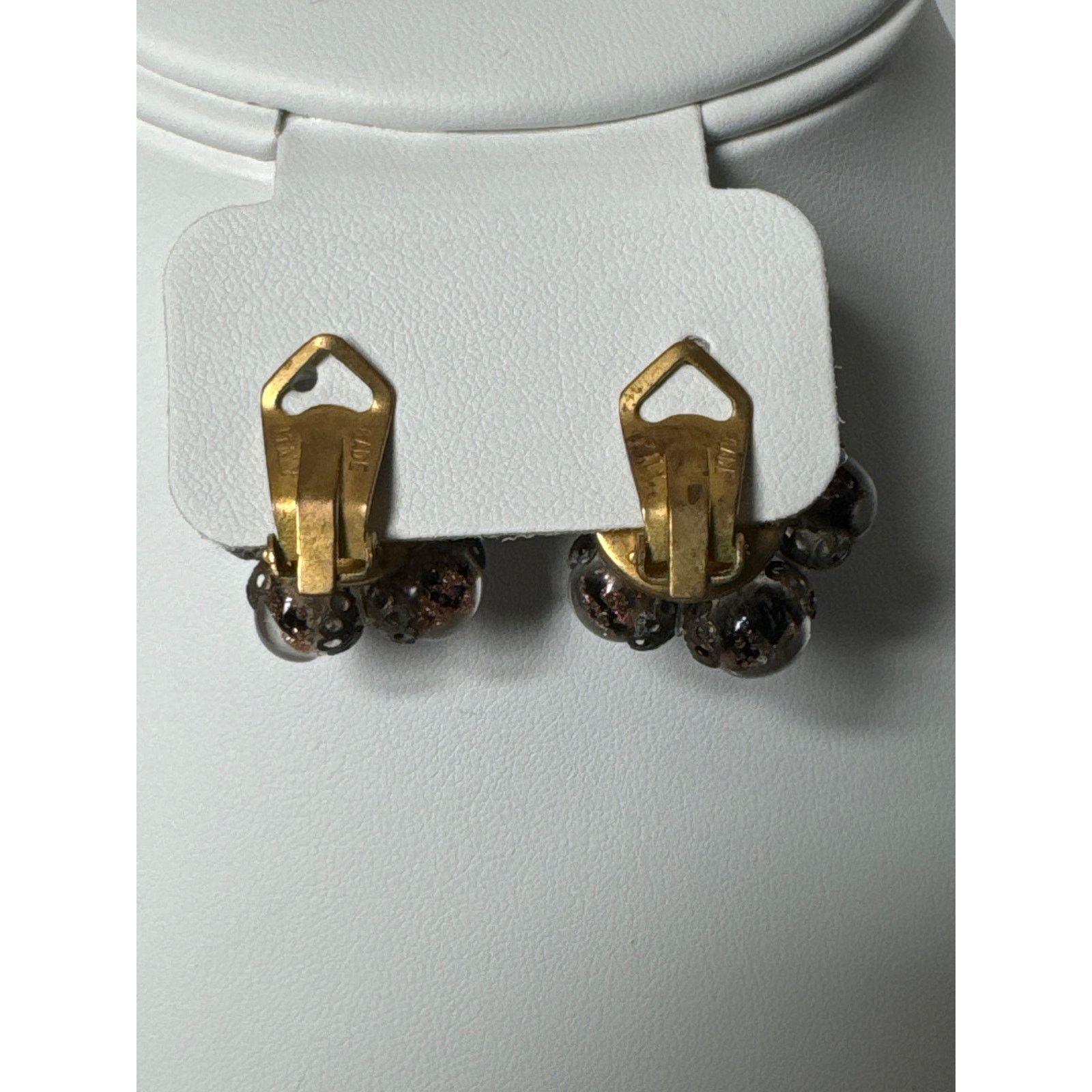 Vintage Vtg glass bead cluster clip earrings, brown made in Italy Size ONE SIZE - 8 Thumbnail