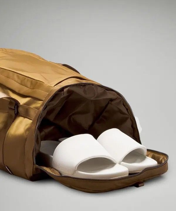 Lululemon Rare Lululemon Wunderlust Duffle Bag 40L - Burnt Caramel Size ONE SIZE - 5 Thumbnail