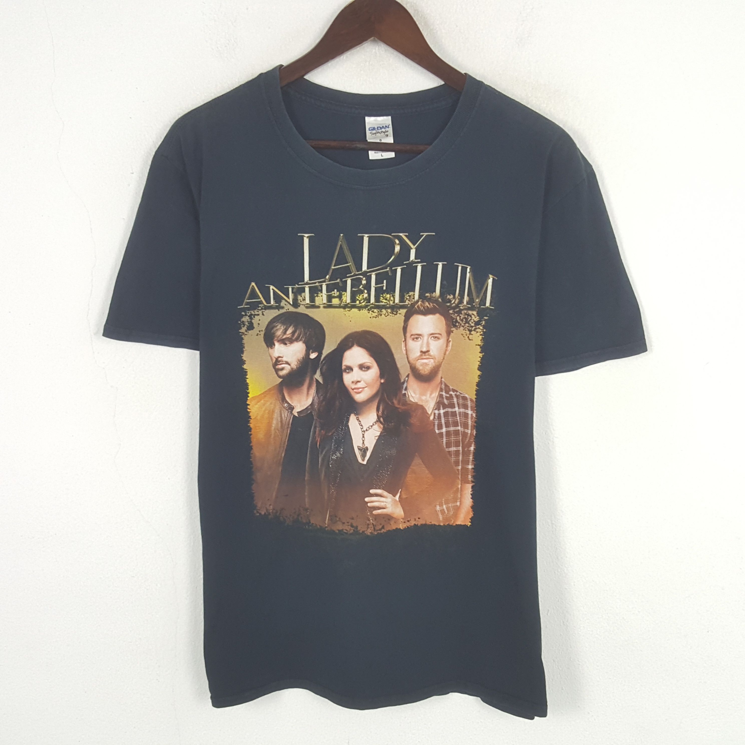 Band Tees Vintage Lady Antebellum Tour Tshirt Size US L / EU 52-54 / 3 - 1 Thumbnail