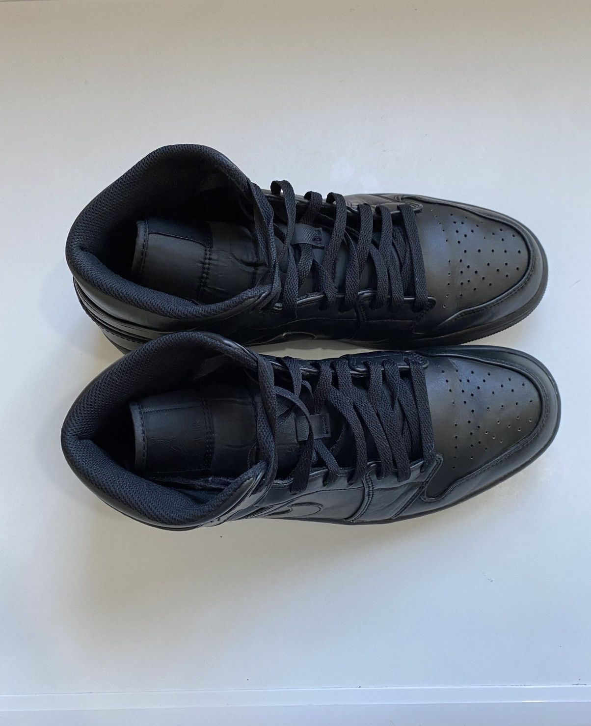 Nike Jordan 1 Mid Triple Black Size US 10 / EU 43 - 9 Thumbnail