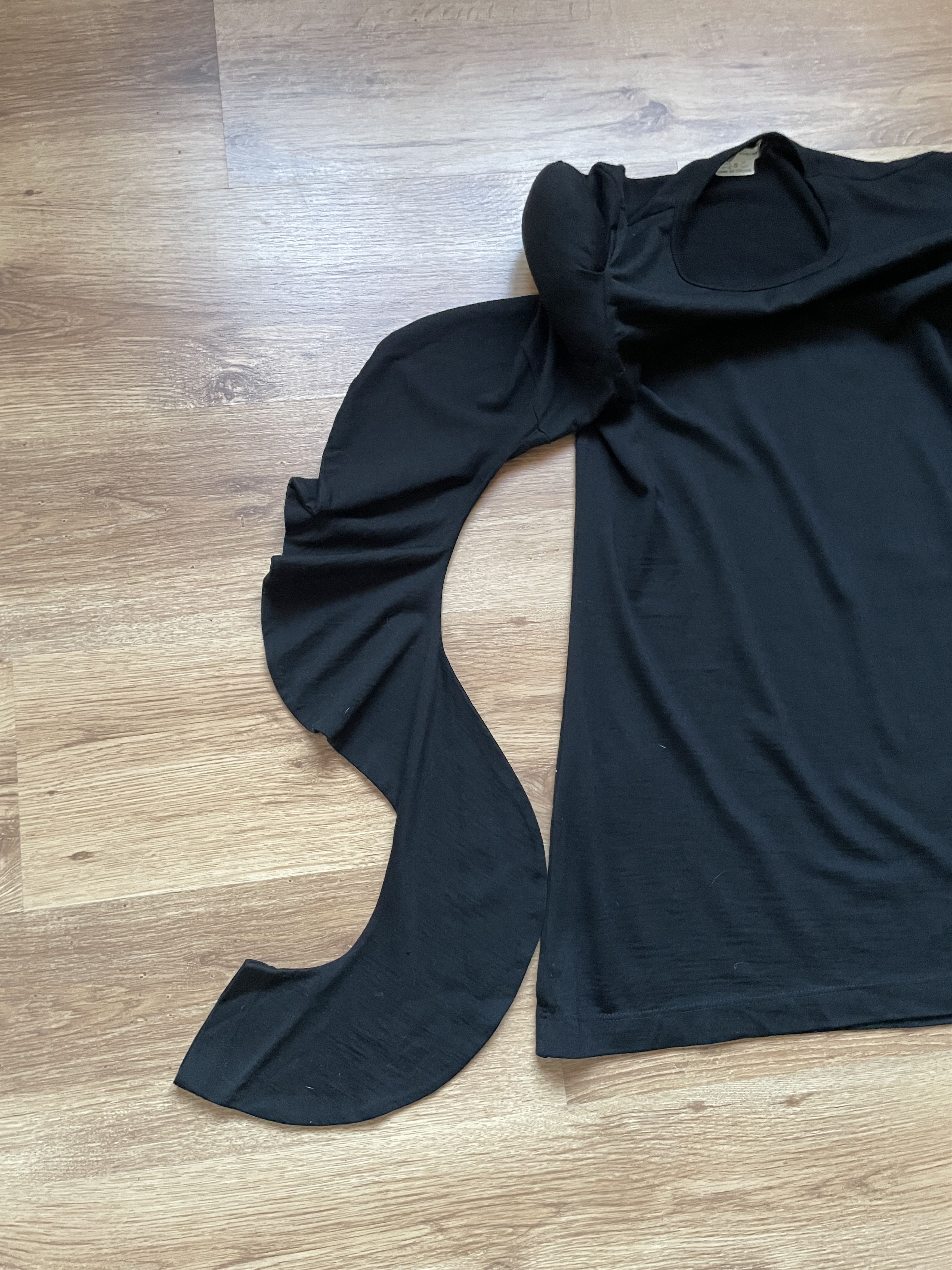 Comme des Garcons Comme des Garcons 2010 Pillow Padded Curved Sleeves Sweater Size S / US 4 / IT 40 - 6 Thumbnail