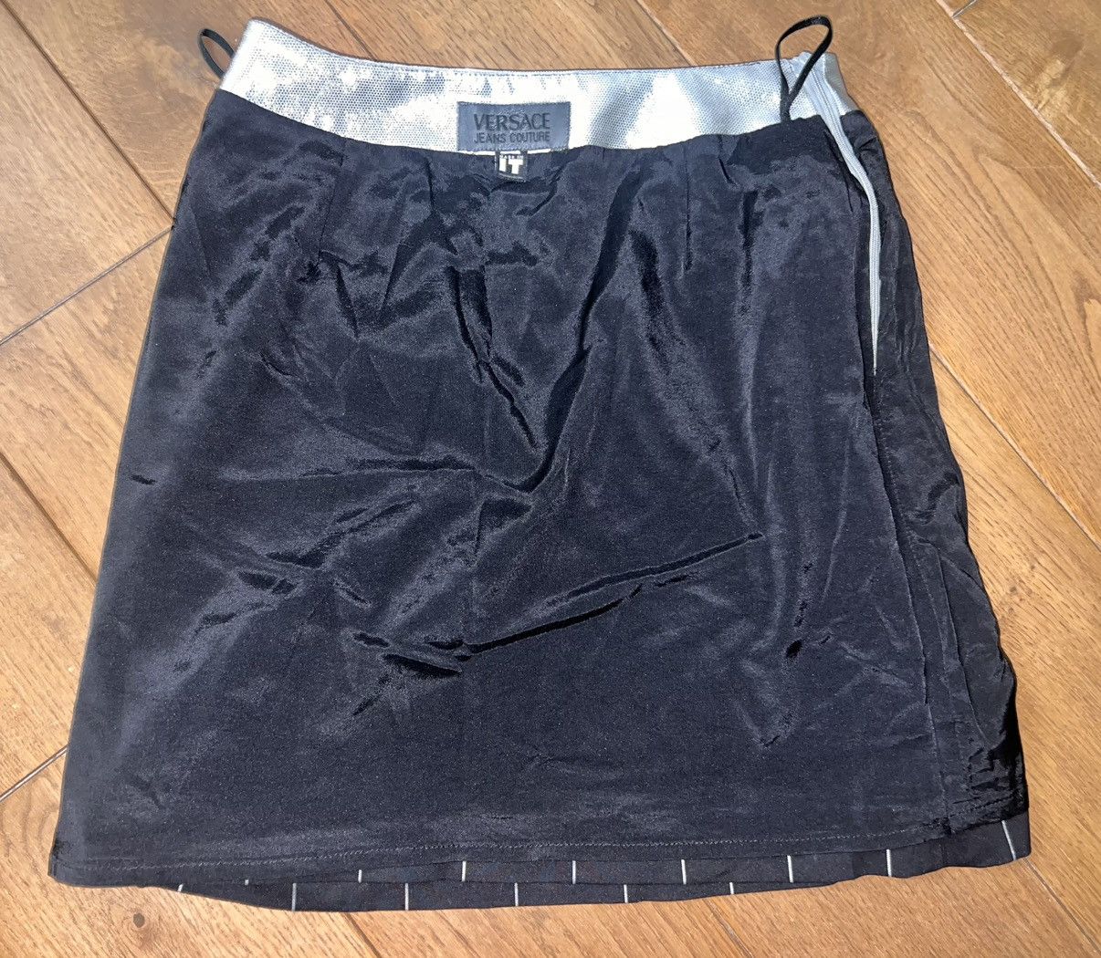 Versace Jeans Couture skirt is a vintage Versace Jeans Couture Size 26" / US 2 / IT 38 - 3 Thumbnail