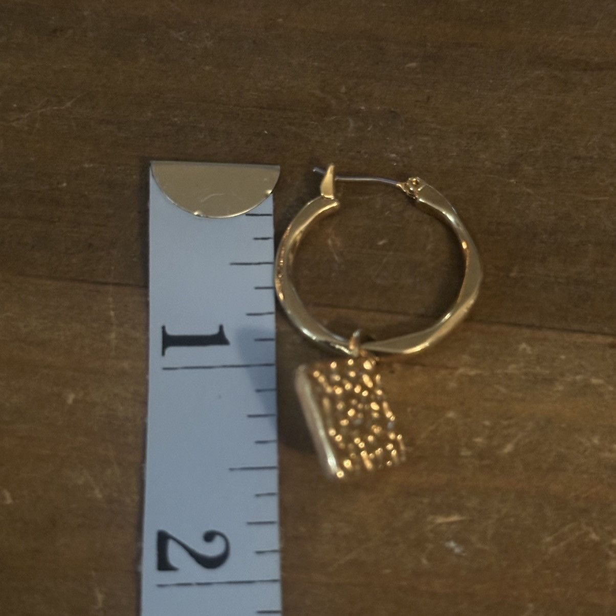 Other Gold tone hexagon hoop earrings with pebbled charm Size ONE SIZE - 3 Thumbnail