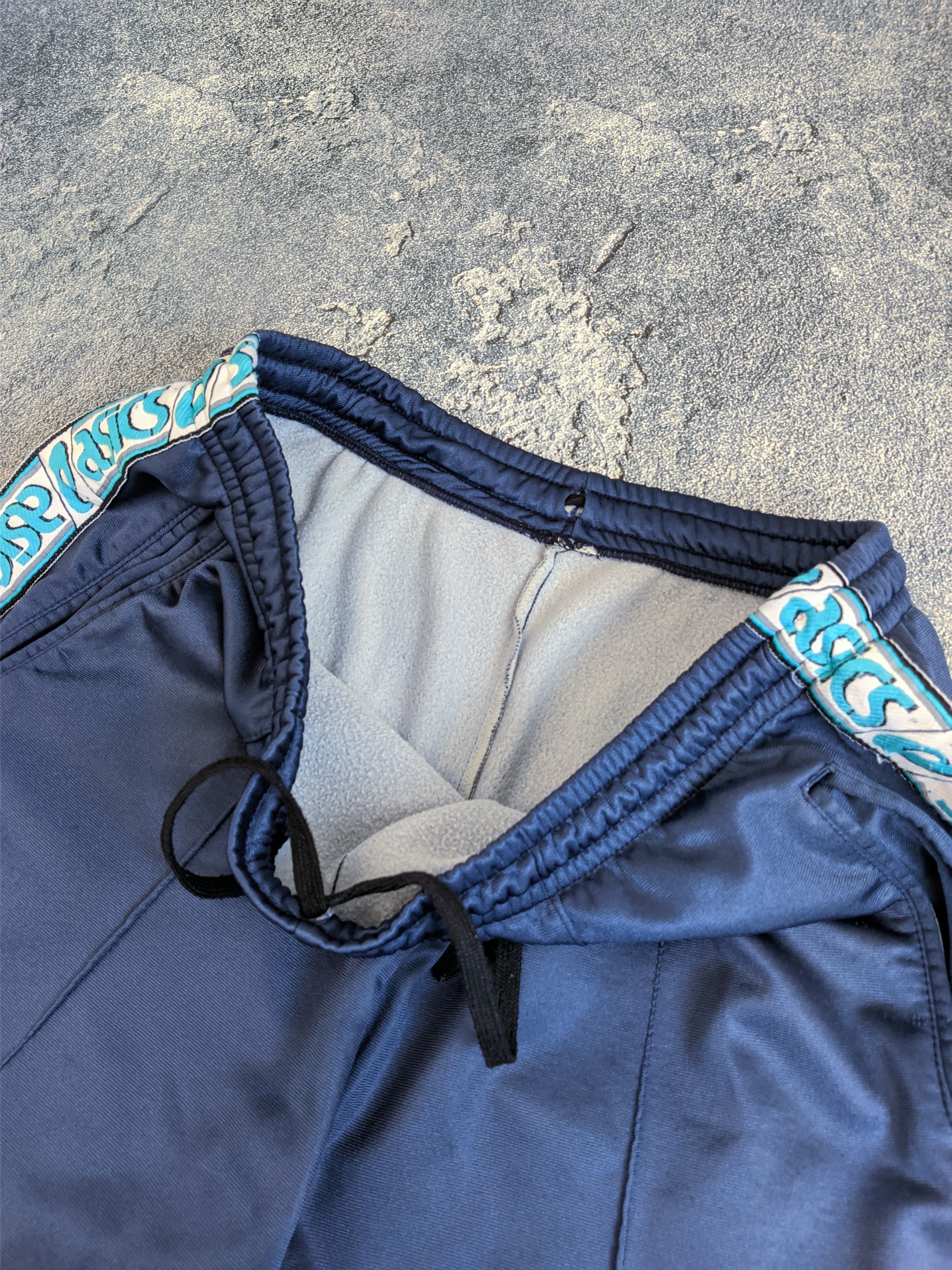 Asics 90s Asics shorts logo y2k trousers Size US 34 / EU 50 - 3 Thumbnail