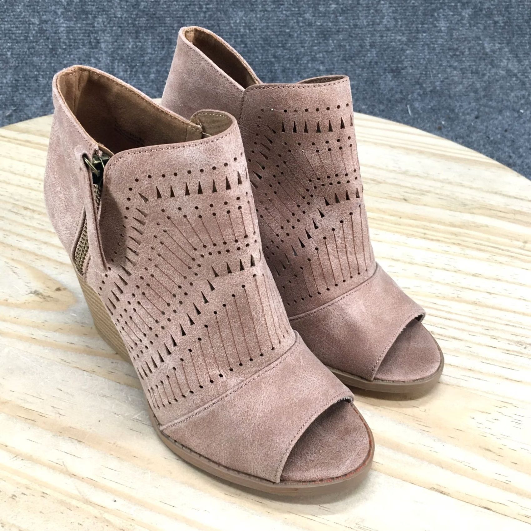 Vintage Maurices Caroline Boots Womens 5.5 Side Zip Peep Toe Bootie Light Brown Casual Heel 3" Block Shaft Ankle Faux Leather Size US 6 / IT 36 - 3 Thumbnail