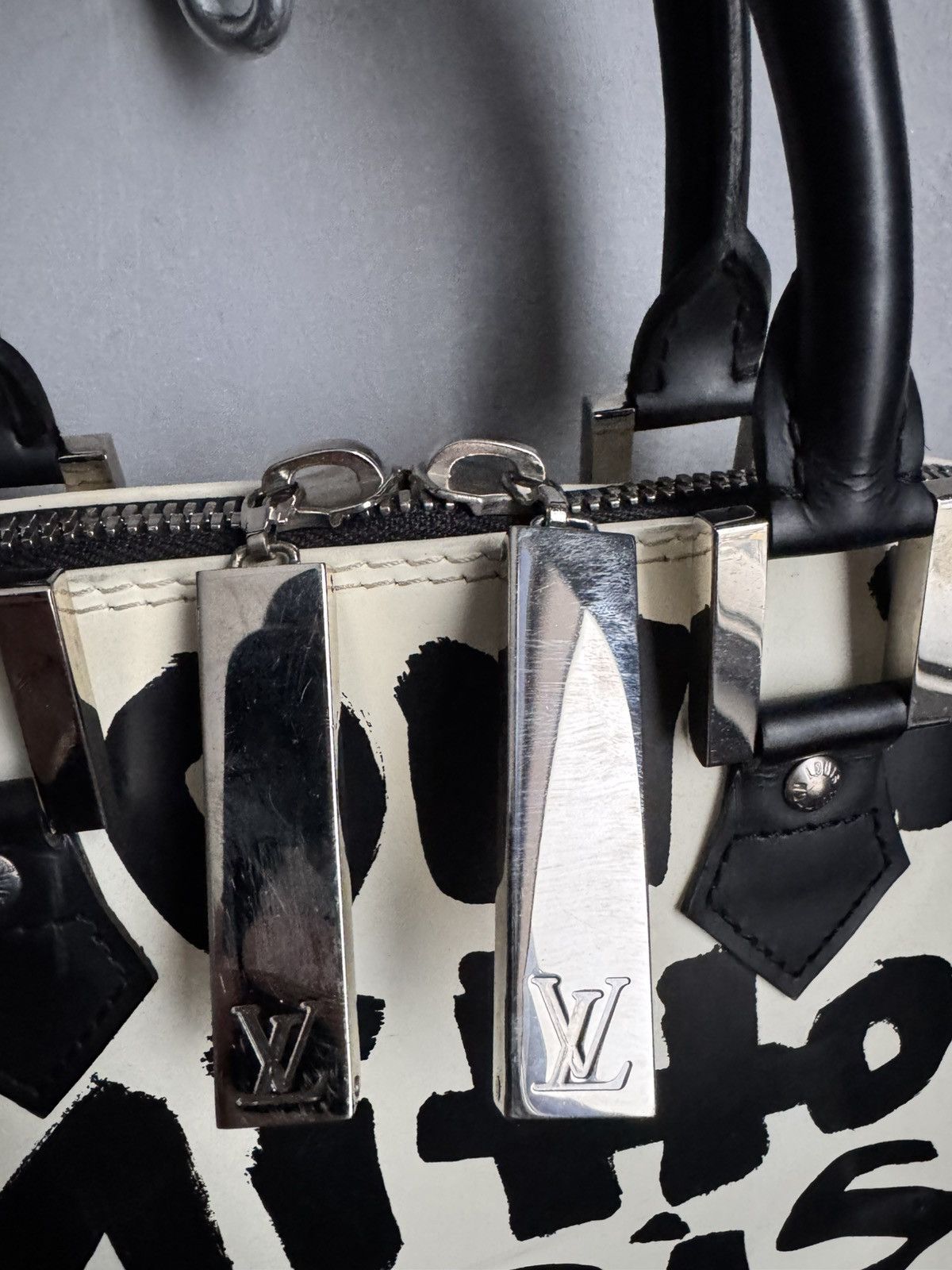 Louis Vuitton Louis Vuitton x Stephen Sprouse Graffiti alma bag 09 BA0051 Size ONE SIZE - 6 Thumbnail