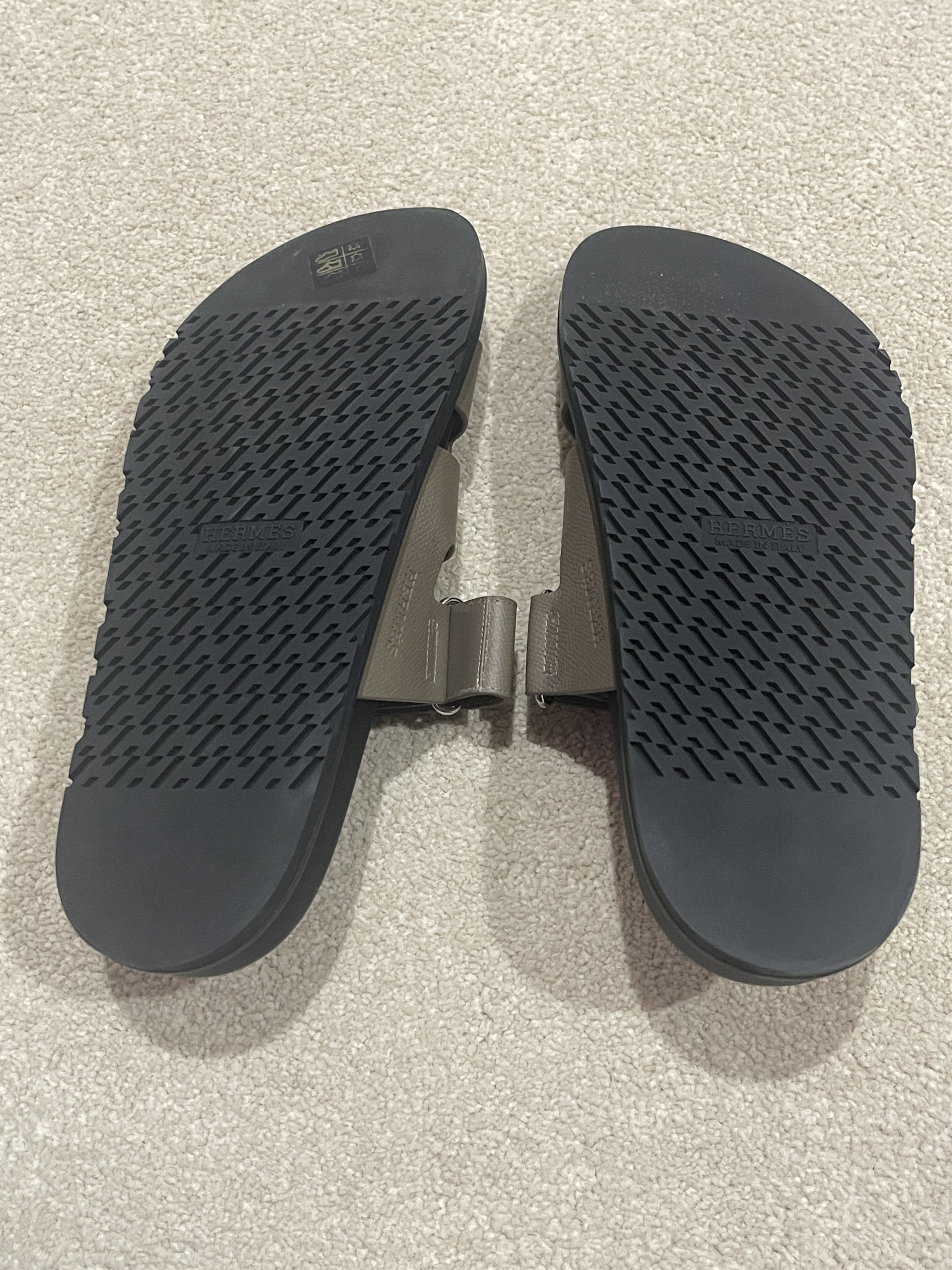 Hermes Hermès Brand New, Unworn Men's Etoupe Epsom Chypre Sandals Size US 10 / EU 43 - 7 Thumbnail