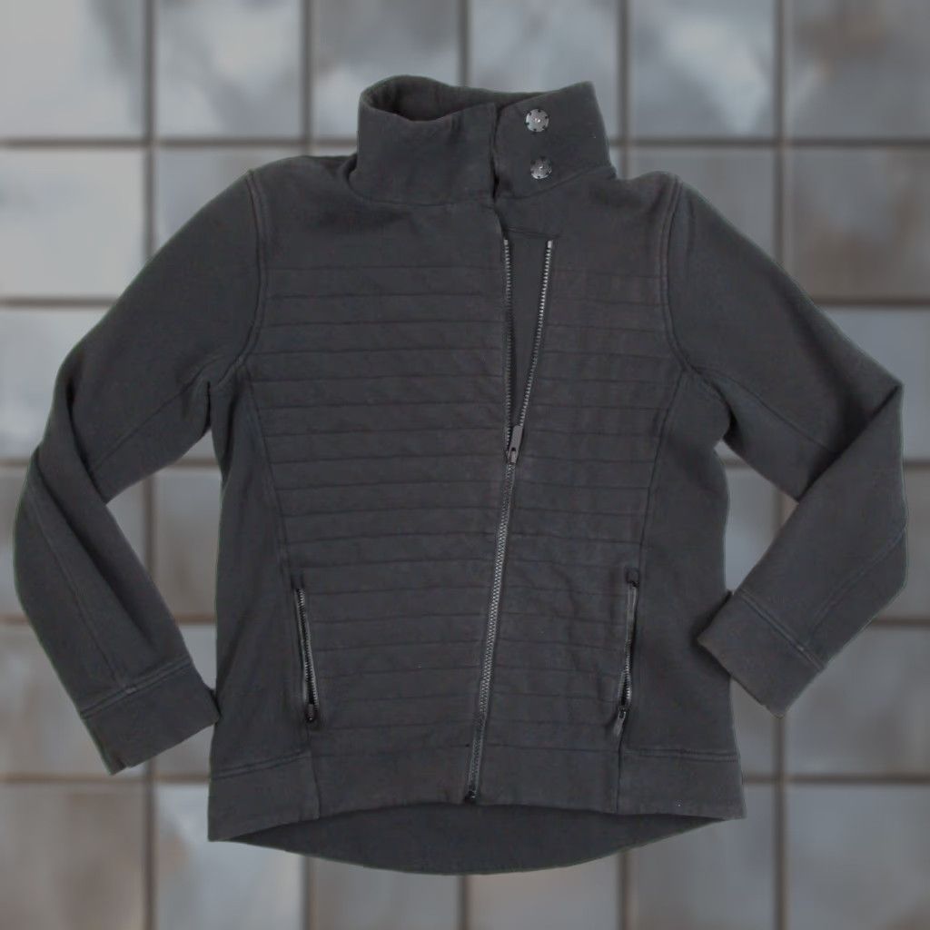 Lululemon Lululemon Asymmetrical Full Zip Quilted Front Jacket Black Size 8 Slim, Athletic, Hoodie? (No) Size M / US 6-8 / IT 42-44 - 1 Thumbnail