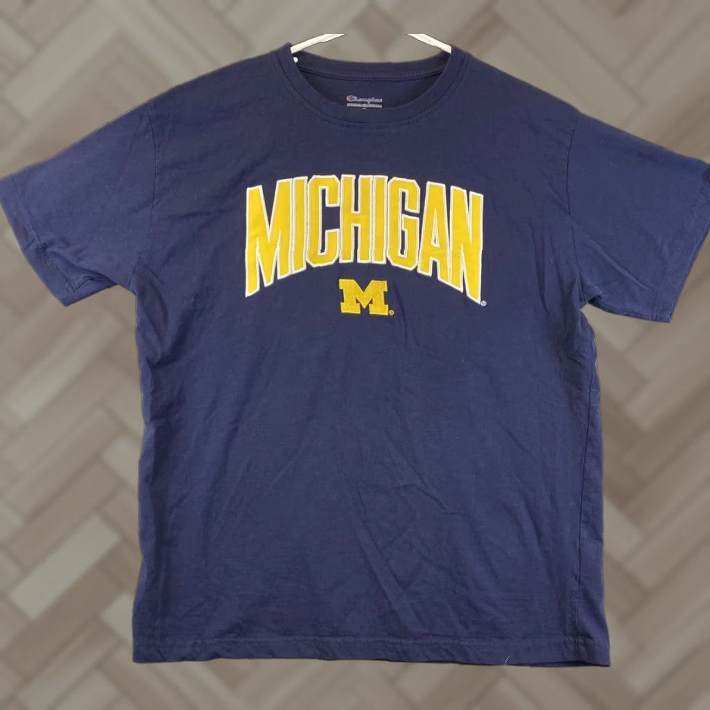 Champion Vintage Champion University of Michigan T-Shirt Men XL Blue Embroidered Logo 86-24 Size US XL / EU 56 / 4 - 1 Thumbnail
