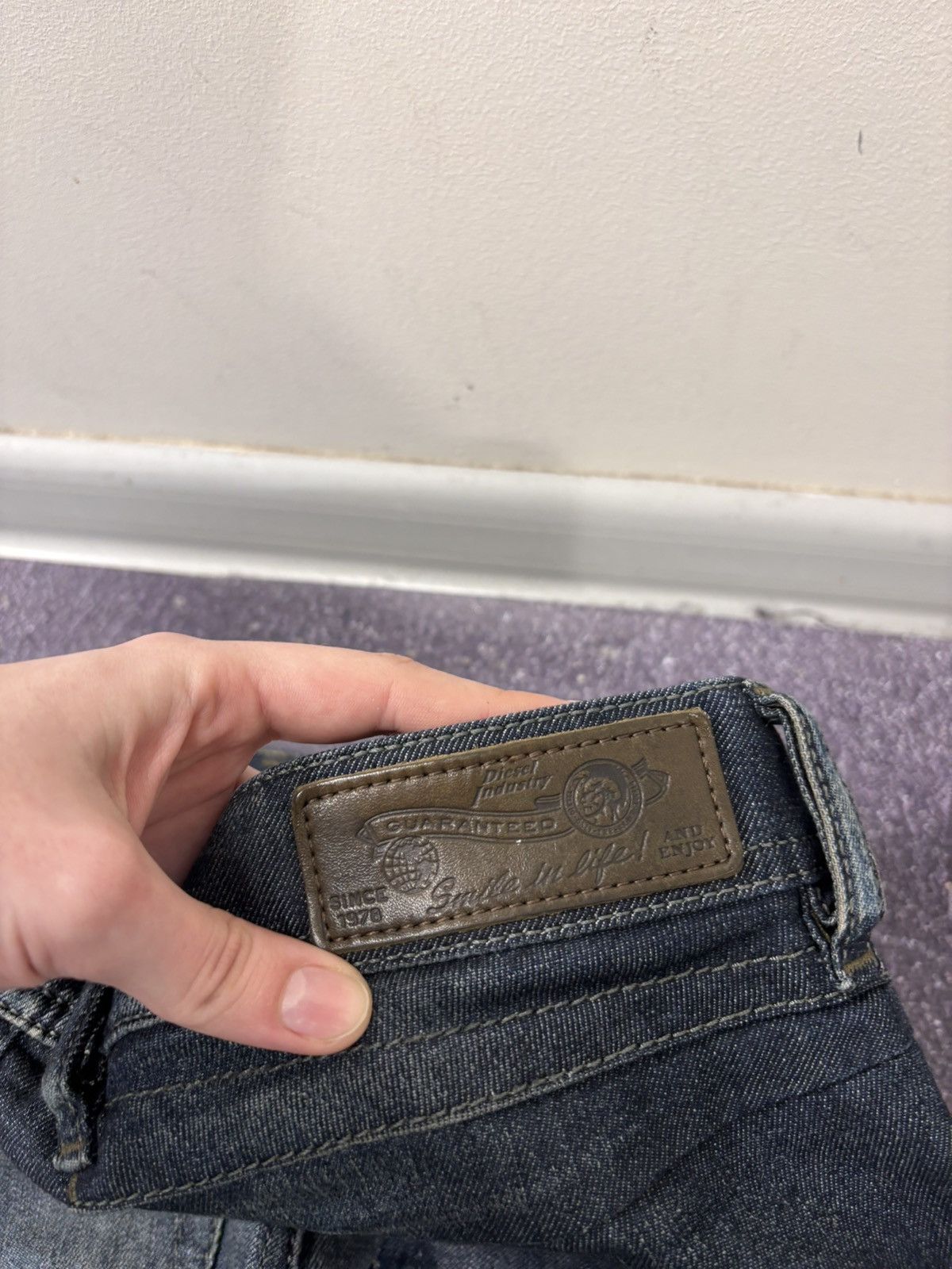 Diesel Diesel Belther NWT Men’s Regular Slim Tapered Denim Jeans Size US 27 - 19 Thumbnail