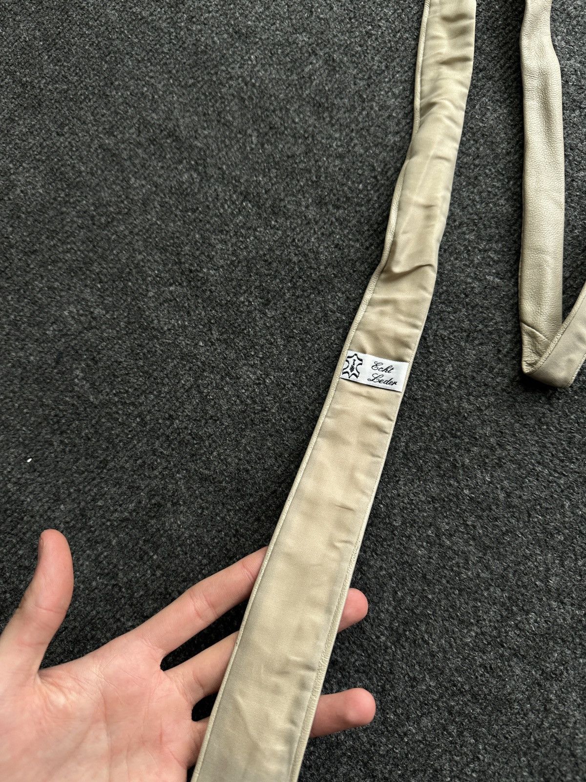 Other 🚨 LEATHER BEIGE ITALY TIE LUXURY VNTG RARE OLD MONEY Size ONE SIZE - 2 Thumbnail