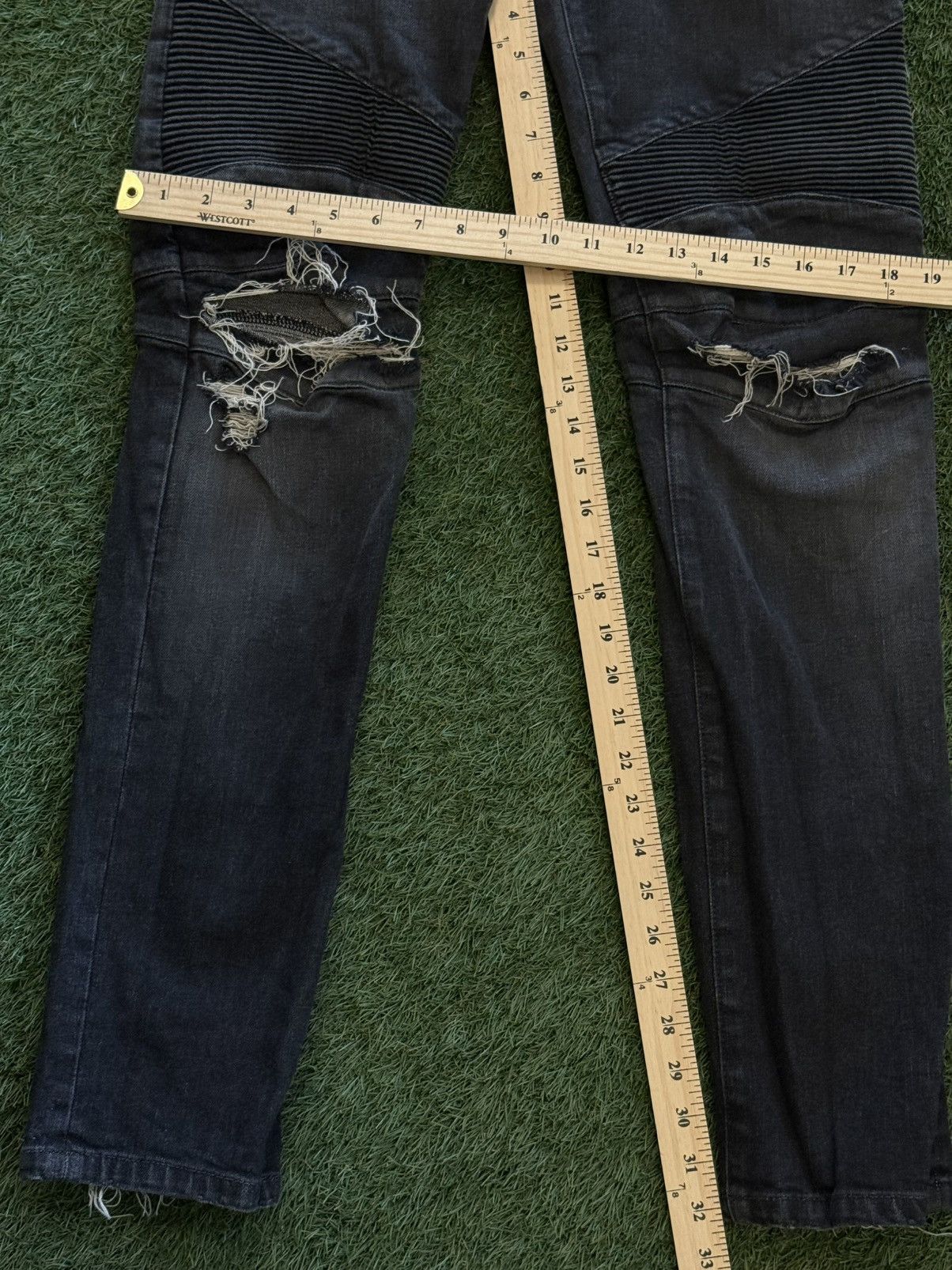 Balmain Balmain Paris Black Ripped Jeans Size 30 Size US 30 / EU 46 - 13 Thumbnail