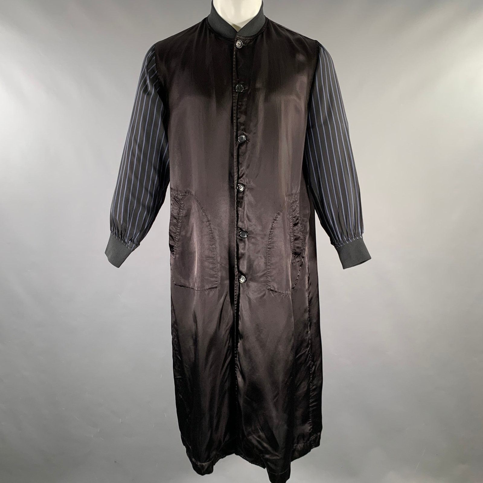 Comme des Garcons COMME des GARCONS Size S Black Cupro Buttoned Coat Size US S / EU 44-46 / 1 - 1 Thumbnail