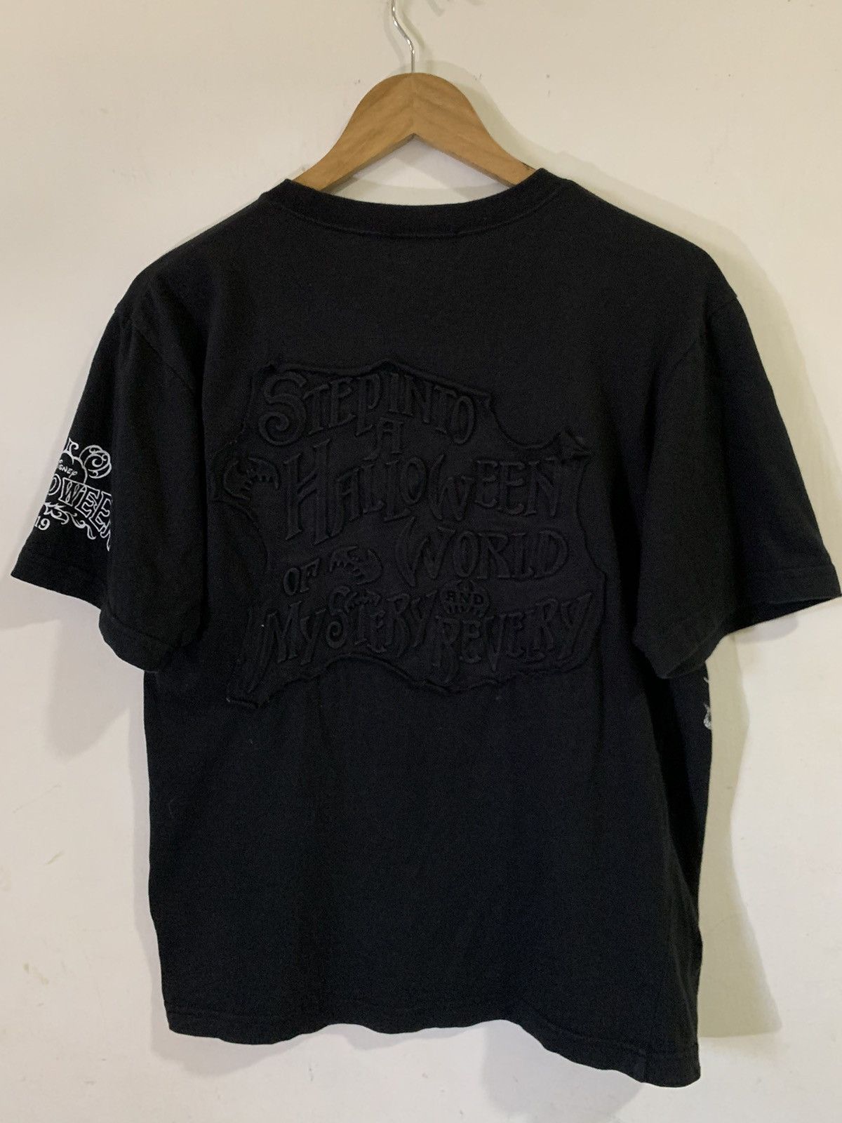 Disney Disney Mickey Halloween 2019T-Shirt Size US M / EU 48-50 / 2 - 9 Thumbnail