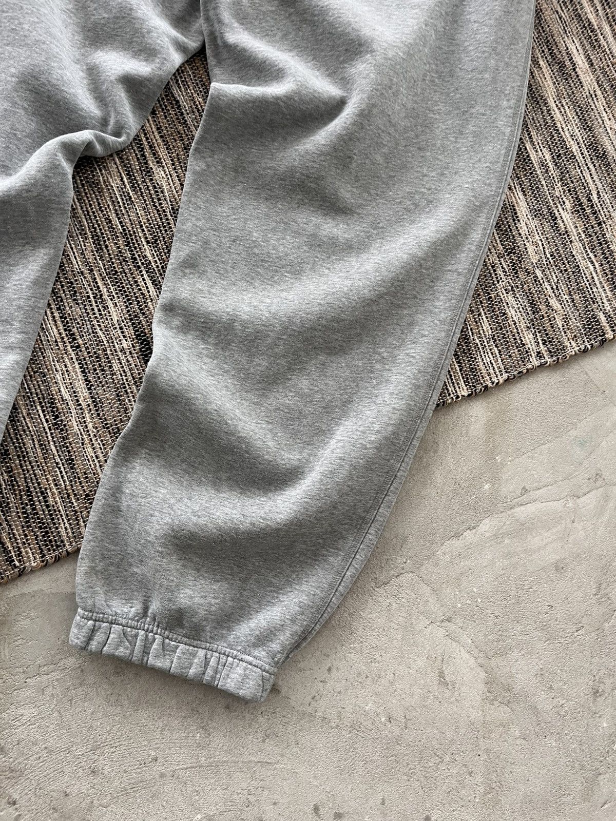 Nike 00s Vintage Nike Grey Sportswear Baggy Sweatpants Y2K Size US 38 / EU 54 - 12 Thumbnail