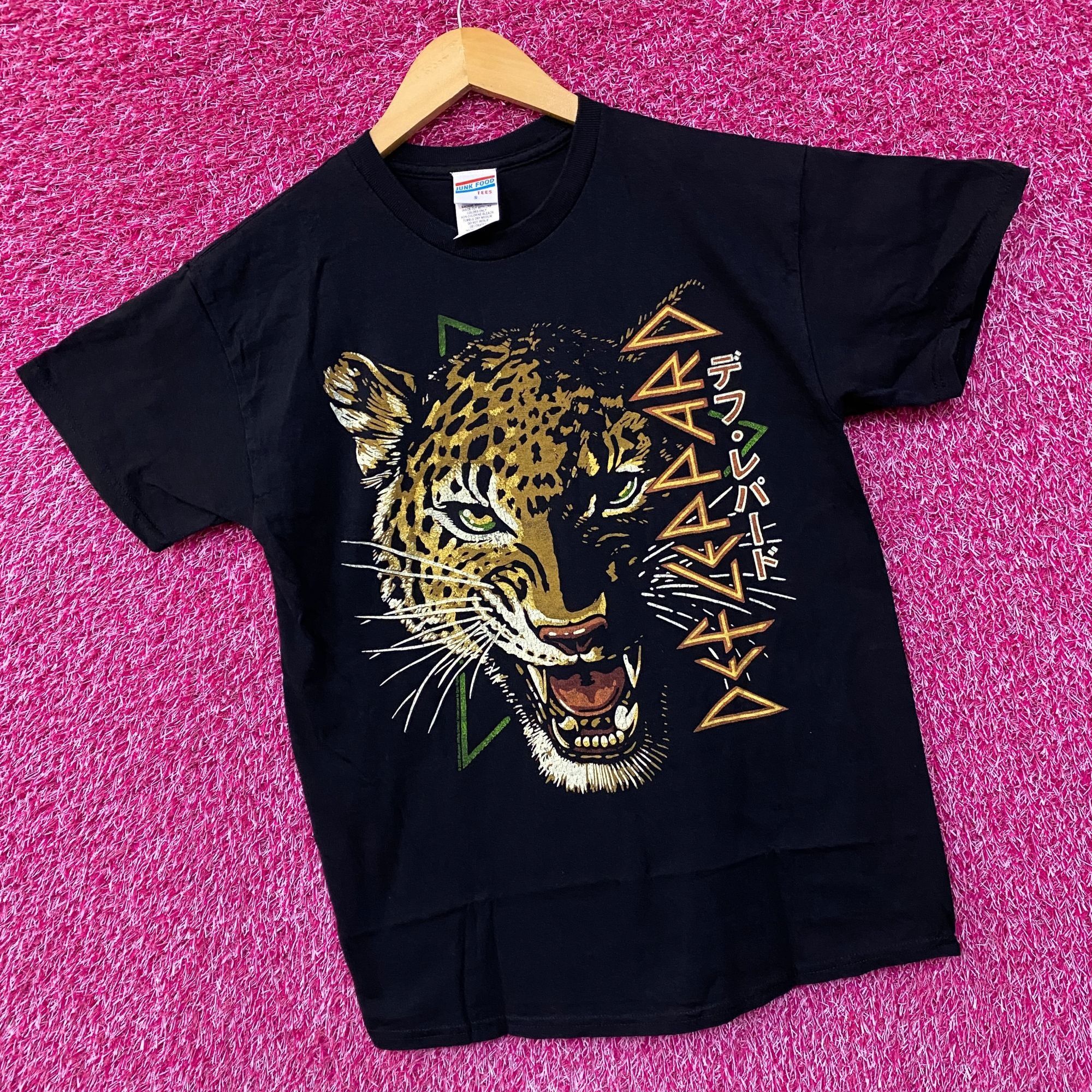 Junk Food Def Leppard Japanese Katakana Graphic Design T-Shirt Small Size US S / EU 44-46 / 1 - 3 Thumbnail