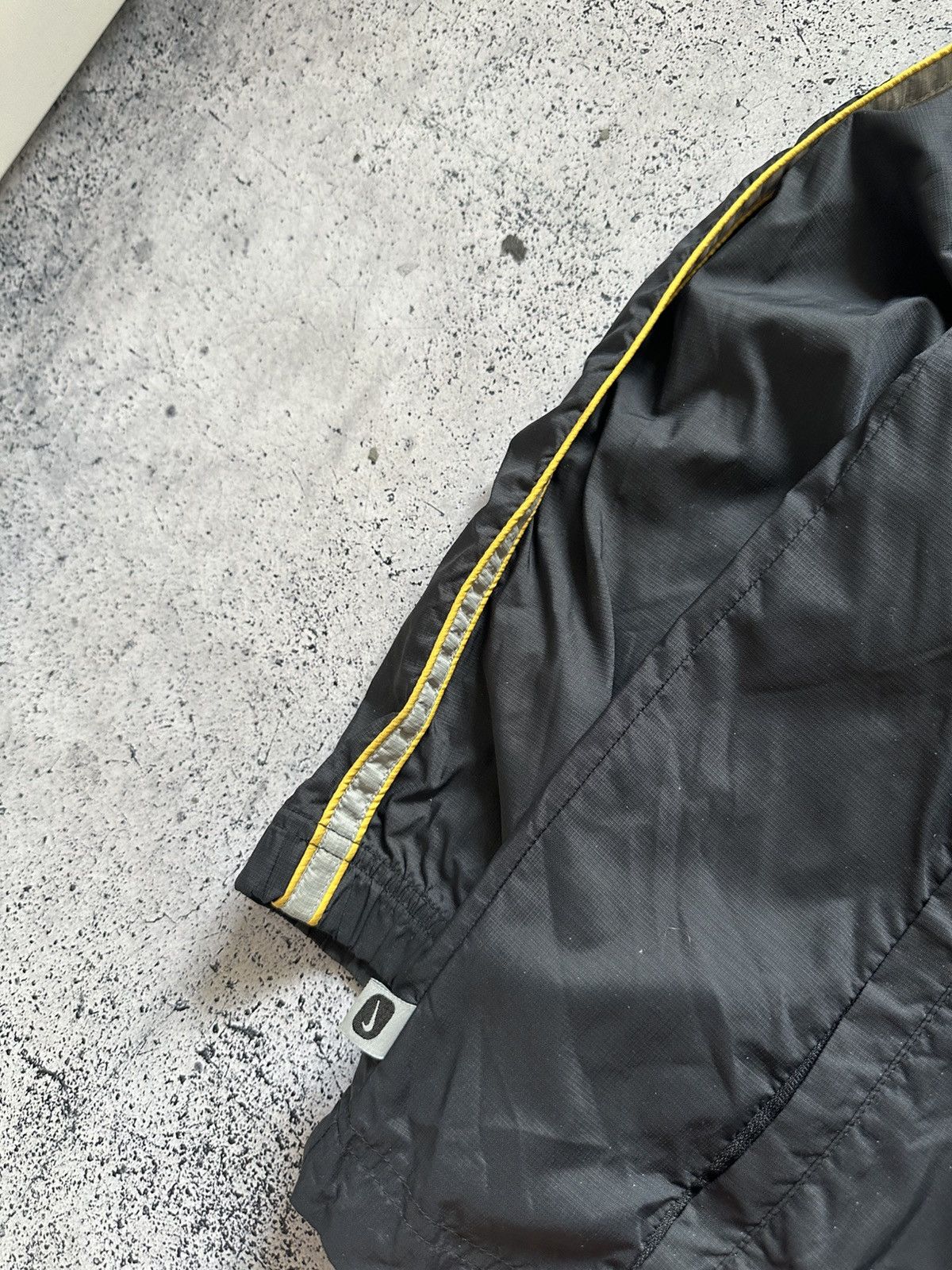 Nike Vintage Nike Mini Swoosh Light Jacket Windbreaker Y2K USA Size US XL / EU 56 / 4 - 5 Thumbnail