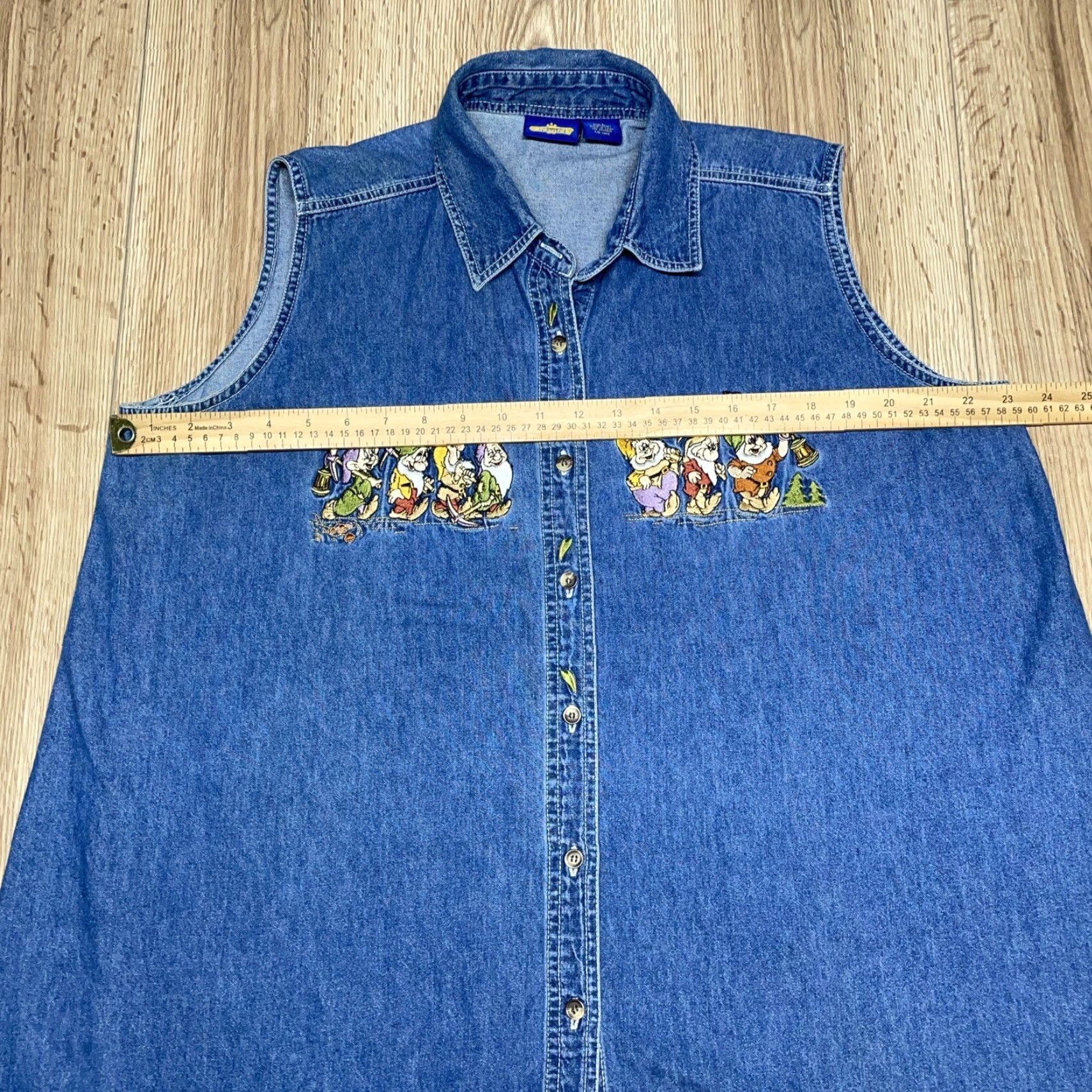 Disney VINTAGE Walt Disney Snow White Dwarfs Denim Button Up Shirt Unisex Adults Large Oversized Size L / US 10 / IT 46 - 6 Thumbnail