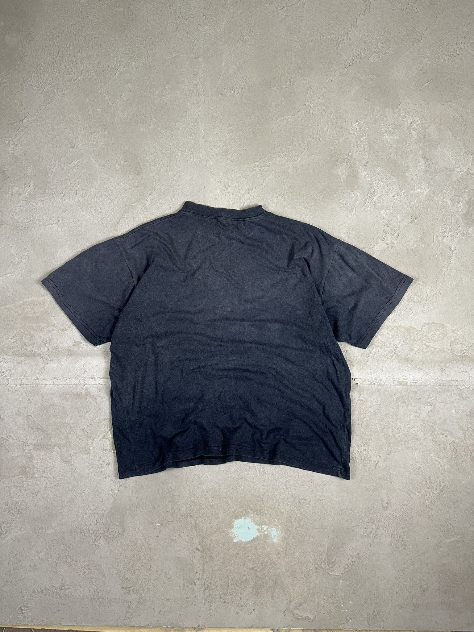 Vintage Vintage Y2k Sunfaded Zip It London Washed Faded Boxy T-shirt Size US L / EU 52-54 / 3 - 12 Thumbnail