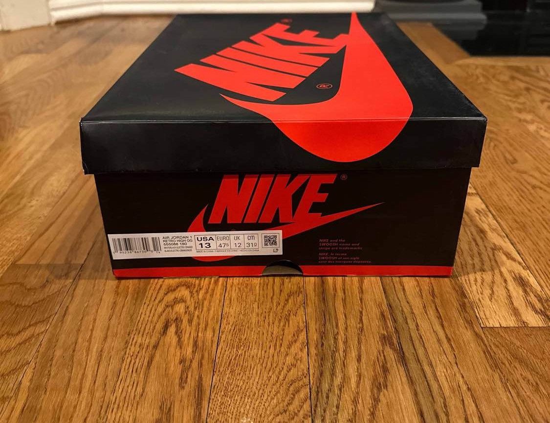 Jordan Brand Air Jordan 1 Retro High OG “Electro Orange” Size US 13 / EU 46 - 5 Thumbnail