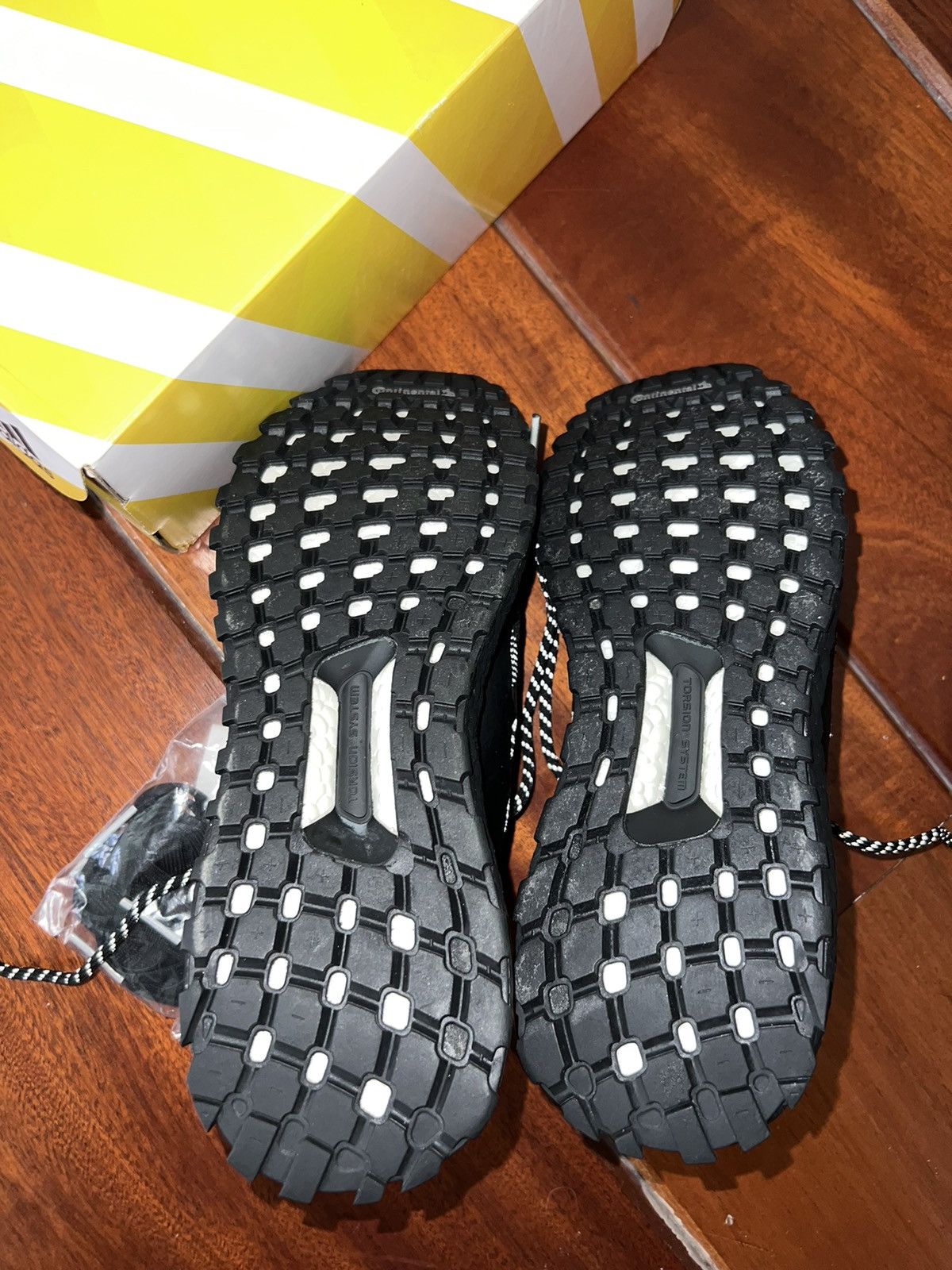 Adidas × Kith × Nonnative Kith x Nonnative Mid Ultraboost Reflective Size US 7 / EU 40 - 4 Thumbnail