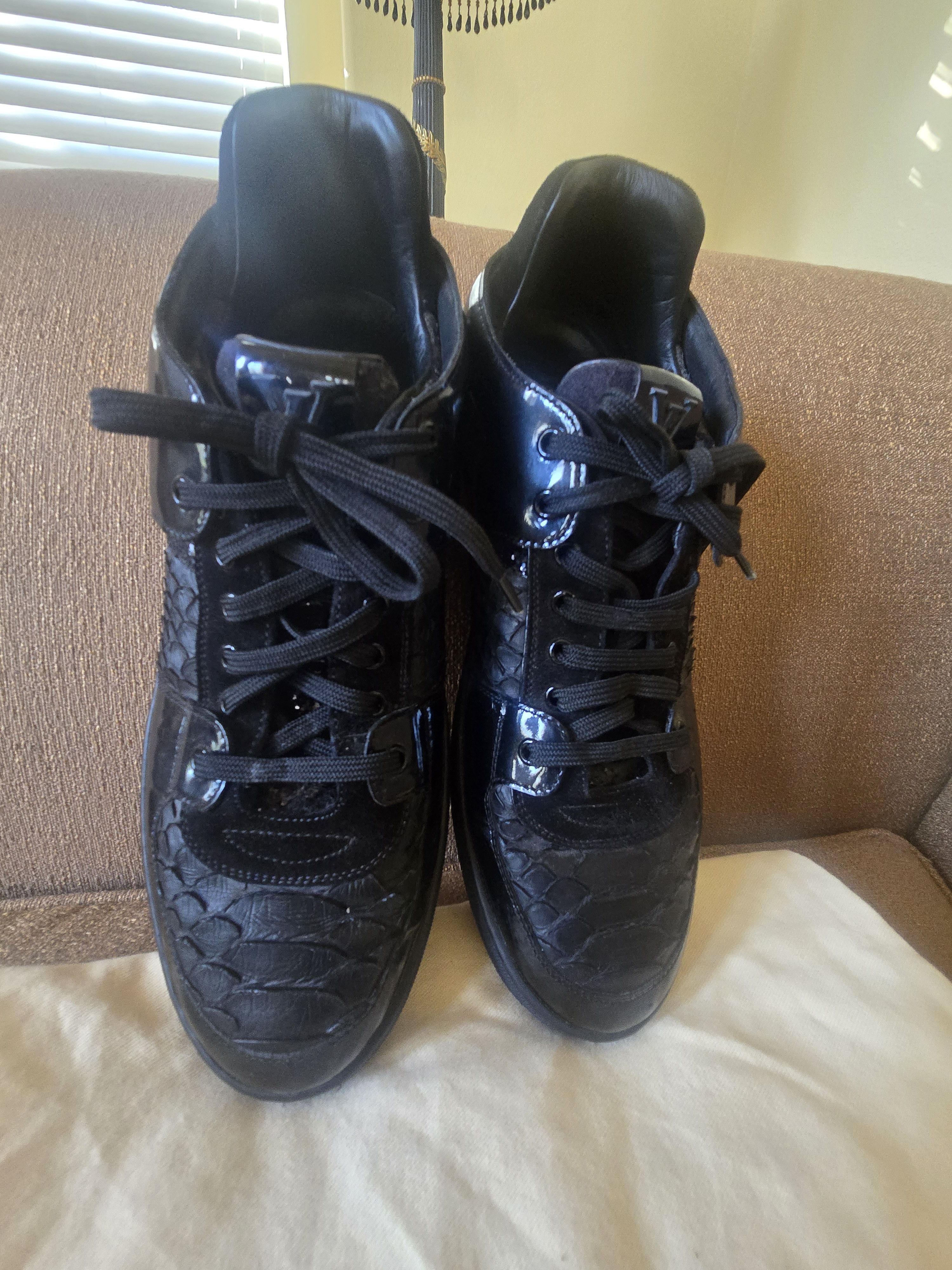 Louis Vuitton Louis Vuitton Black Python/Leather Sneakers Sz LV/8/US9 Size US 9 / EU 42 - 4 Thumbnail