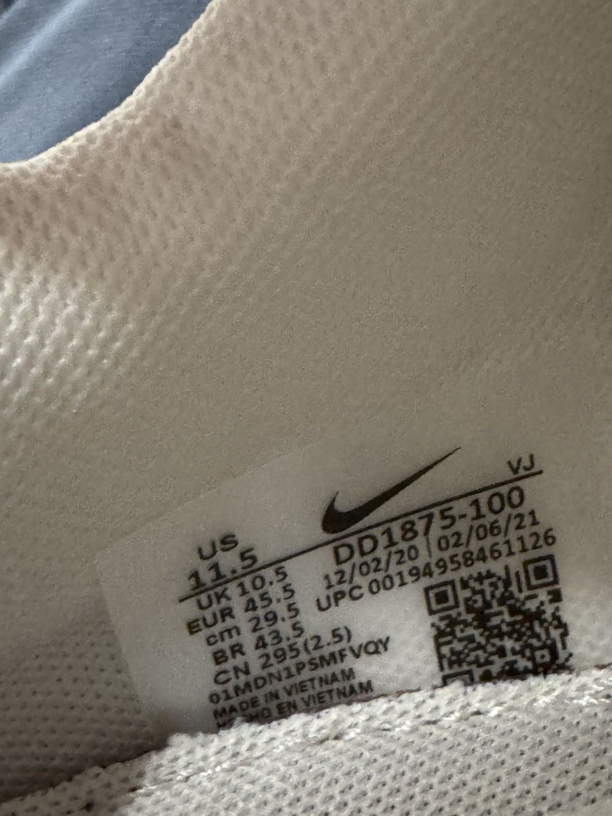 Nike × Sacai Nike x Sacai Vaporwaffle Sail Gum Size 11.5 Size US 11.5 / EU 44-45 - 7 Thumbnail