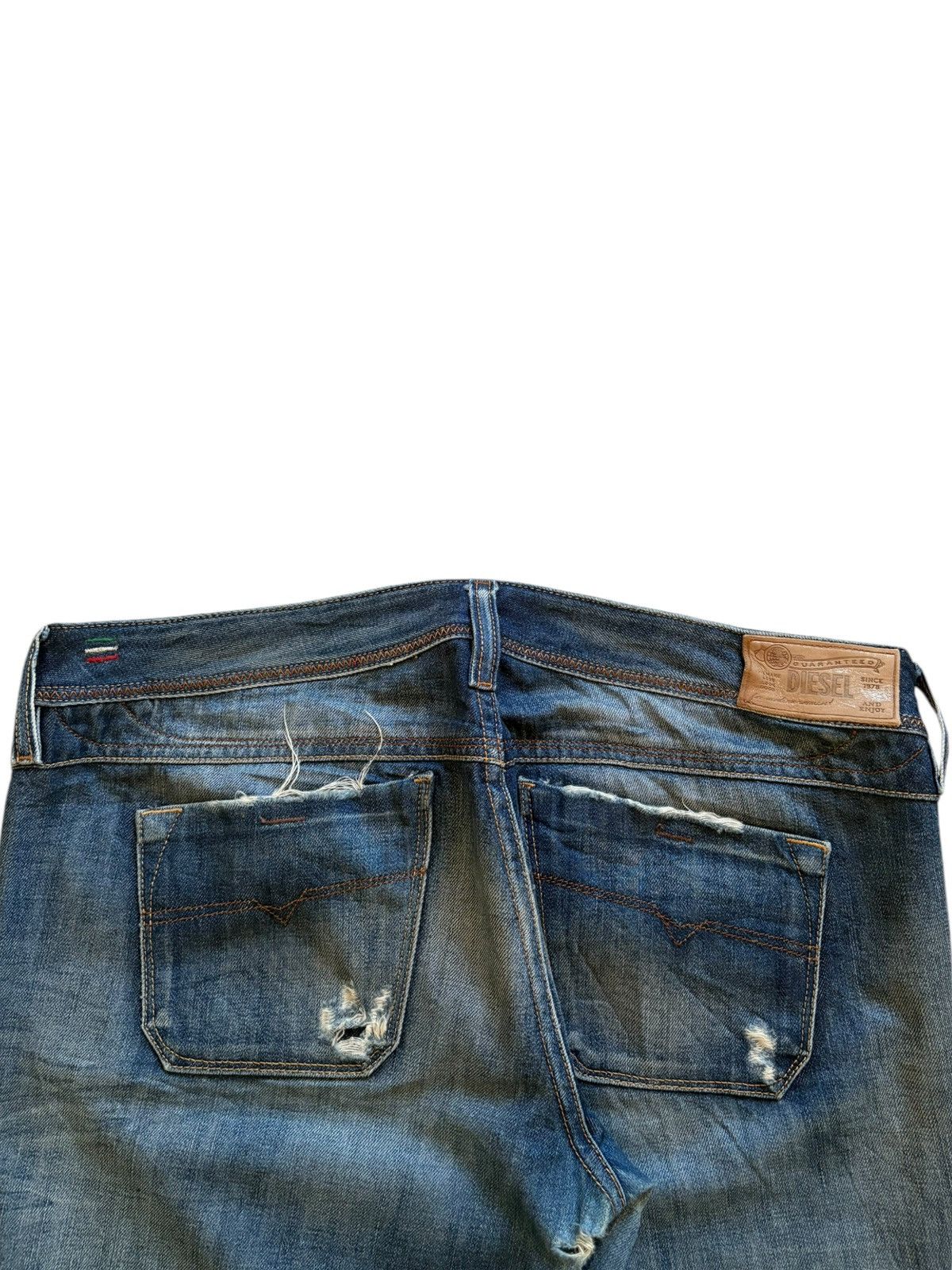 Diesel × Diesel Black Gold Vintage Italy Diesel Lowky Mud Wash Distressed Loose Jeans Size 36" / US 14 / IT 50 - 9 Thumbnail