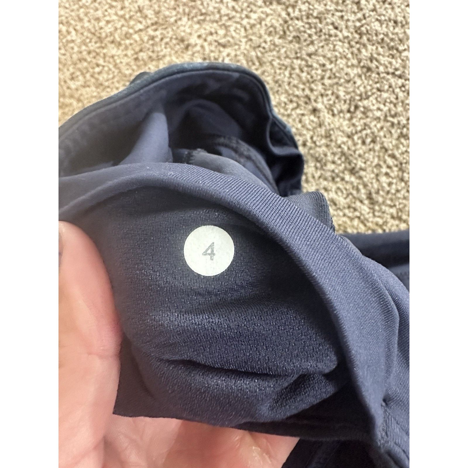 Lululemon Lululemon Pants Womens 4 Blue Camo Leggings Zip Pockets Size 27" / US 4 / IT 40 - 9 Thumbnail