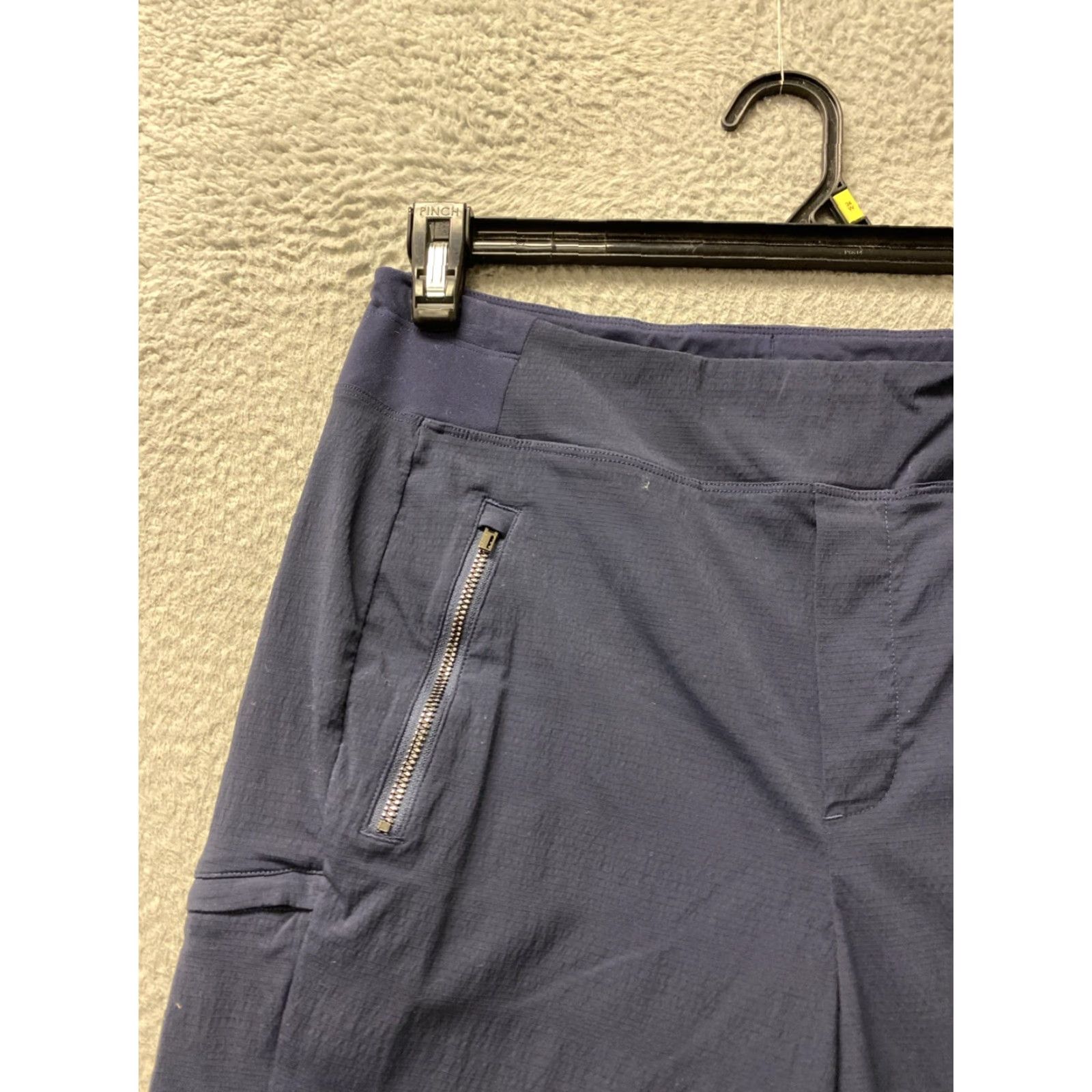 Athleta Athleta Jogger Pants Women’s Size 10 Navy Lightweight Athleisure Sweatpants Pockets Moisture Wicking Tapered Fit Pull On Casual/Activewear 0341 Size 32" / US 10 / IT 46 - 3 Thumbnail