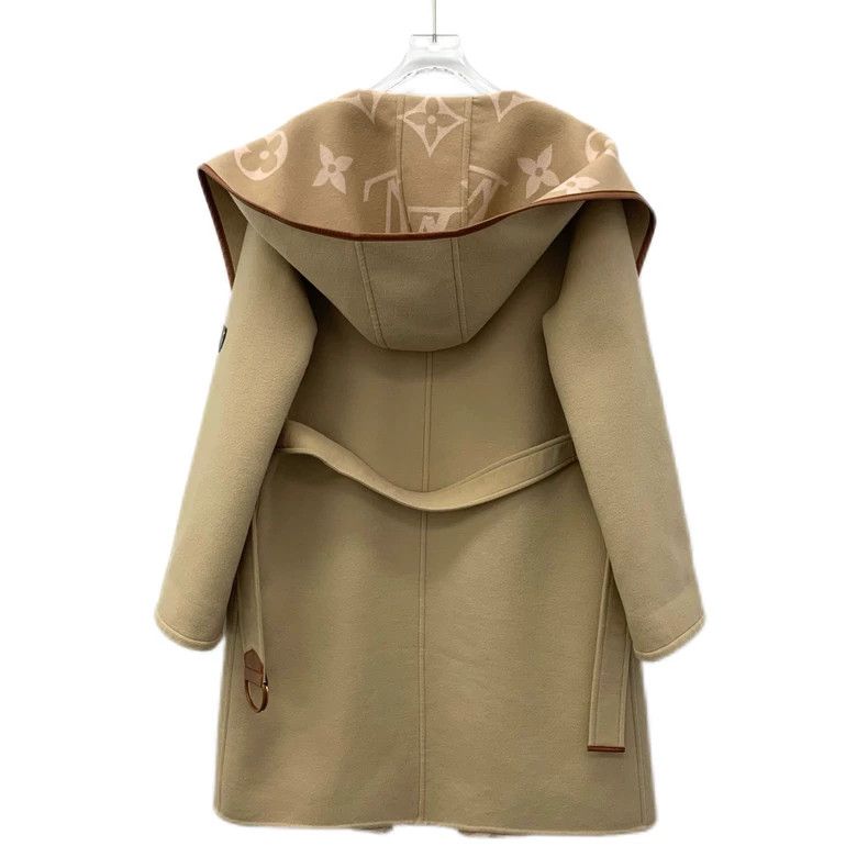 Louis Vuitton Louis Vuitton 22 coats with brown lining logo and full pri Size XS / US 0-2 / IT 36-38 - 2 Thumbnail