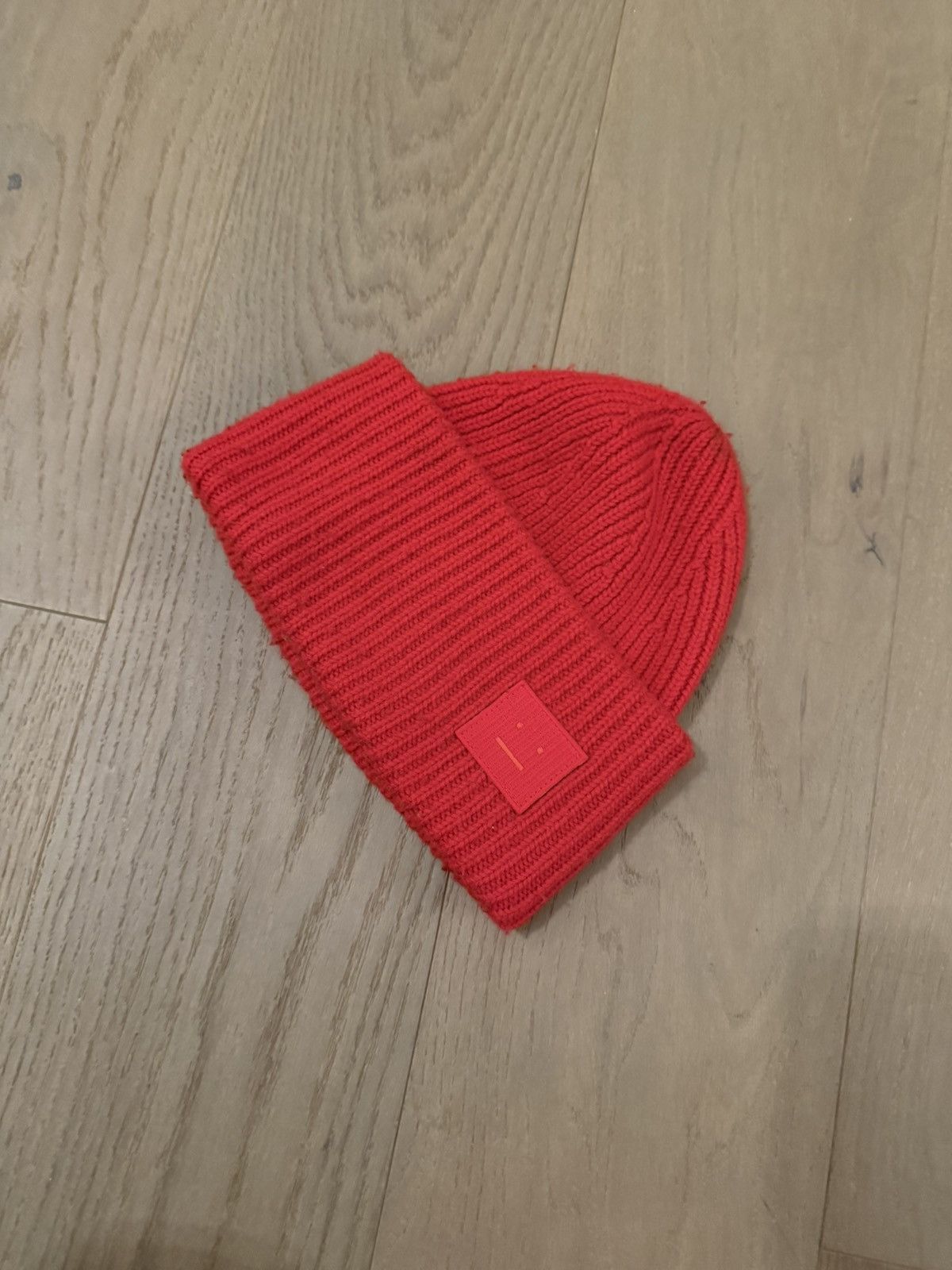 Acne Studios Acne Studios RED Face Logo Ribbed Beanie Size 36 - 3 Thumbnail