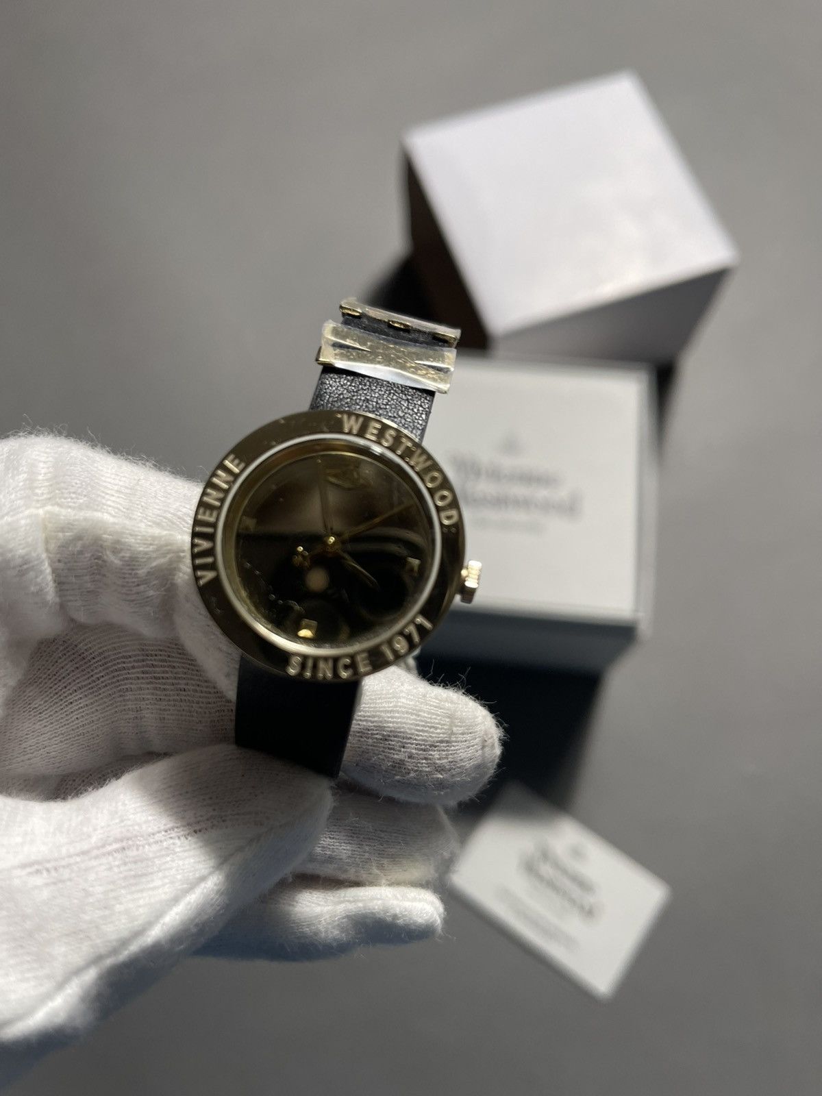 Vivienne Westwood Vivienne Westwood SEX Watch Unisex VV303BKGD Size ONE SIZE - 3 Thumbnail