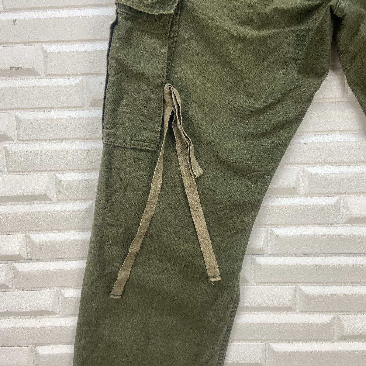 KOJIMA GENES Military Issue M-65 Parachute Bondage Cargo Trousers Size US 31 - 11 Thumbnail