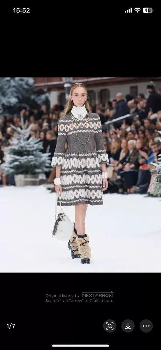 Chanel chanel wool knit dress with geometric pattern. Size XS / US 0-2 / IT 36-38 - 9 Thumbnail