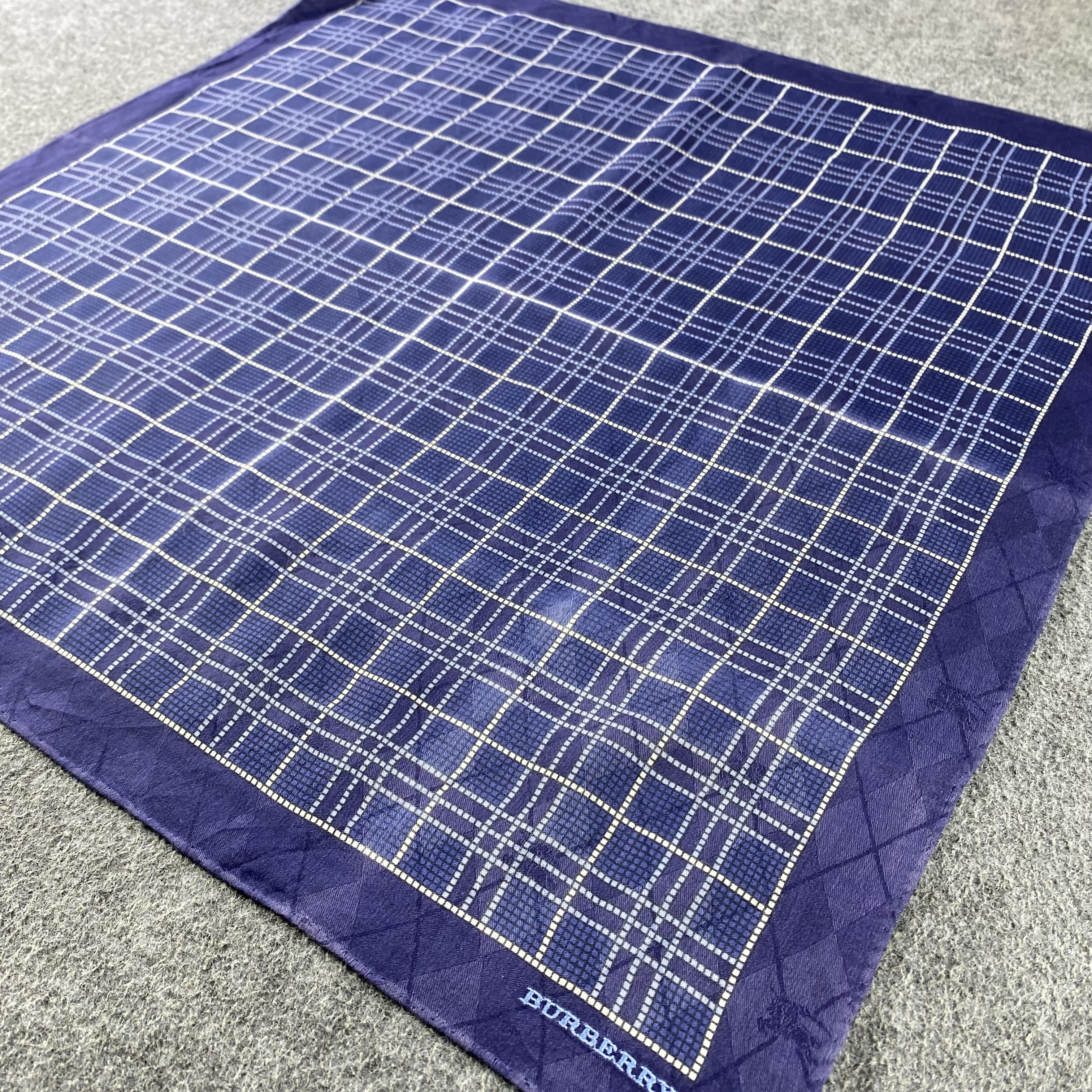 Burberry × Vintage Burberry Handkerchief/Neckerchief/Bandana HC766 Size ONE SIZE - 2 Thumbnail
