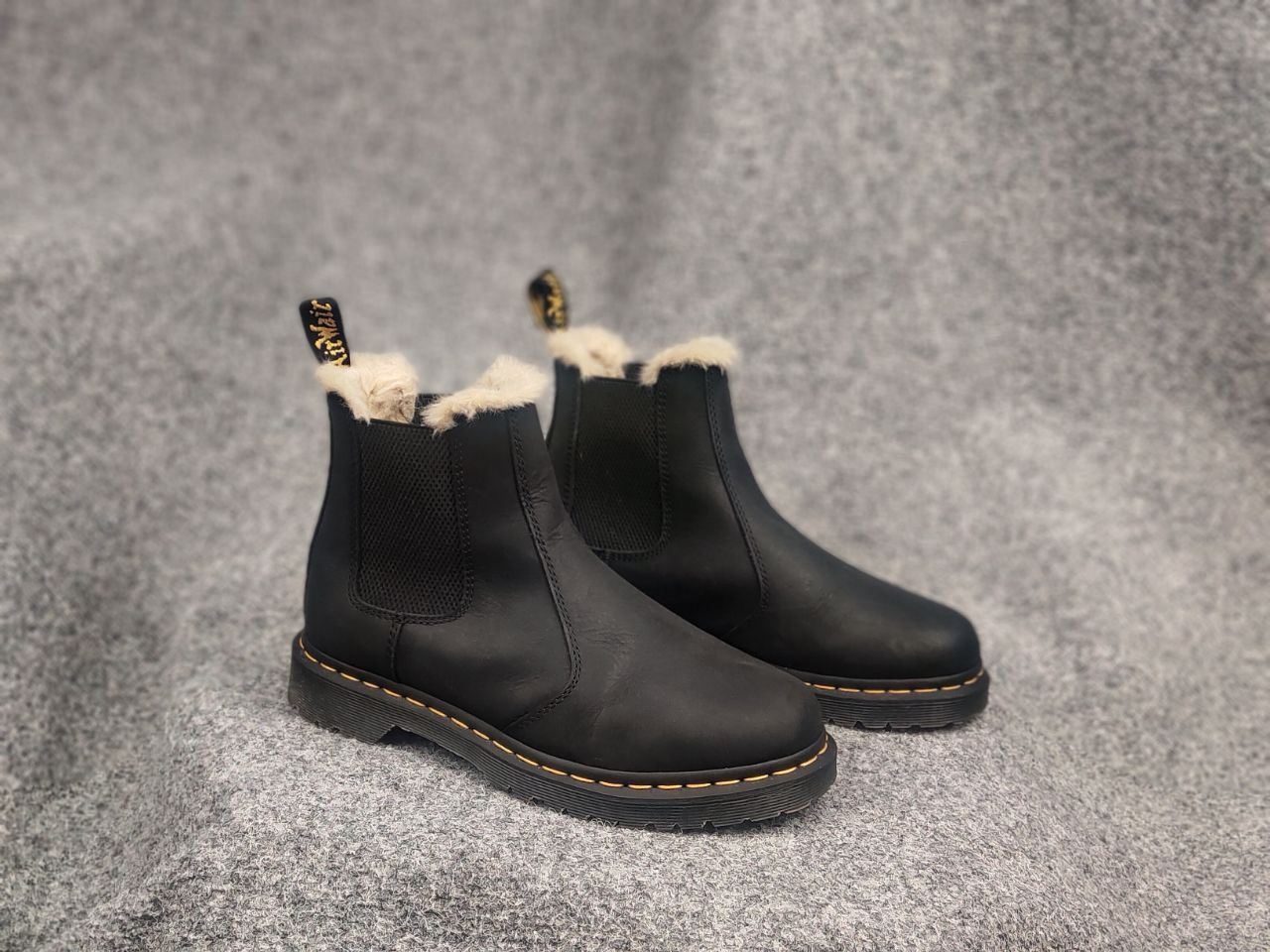 Dr. Martens Dr.Martens 2976 Leonore Leather Fur Lined Chelsea boots Size US 11 / IT 41 - 4 Thumbnail
