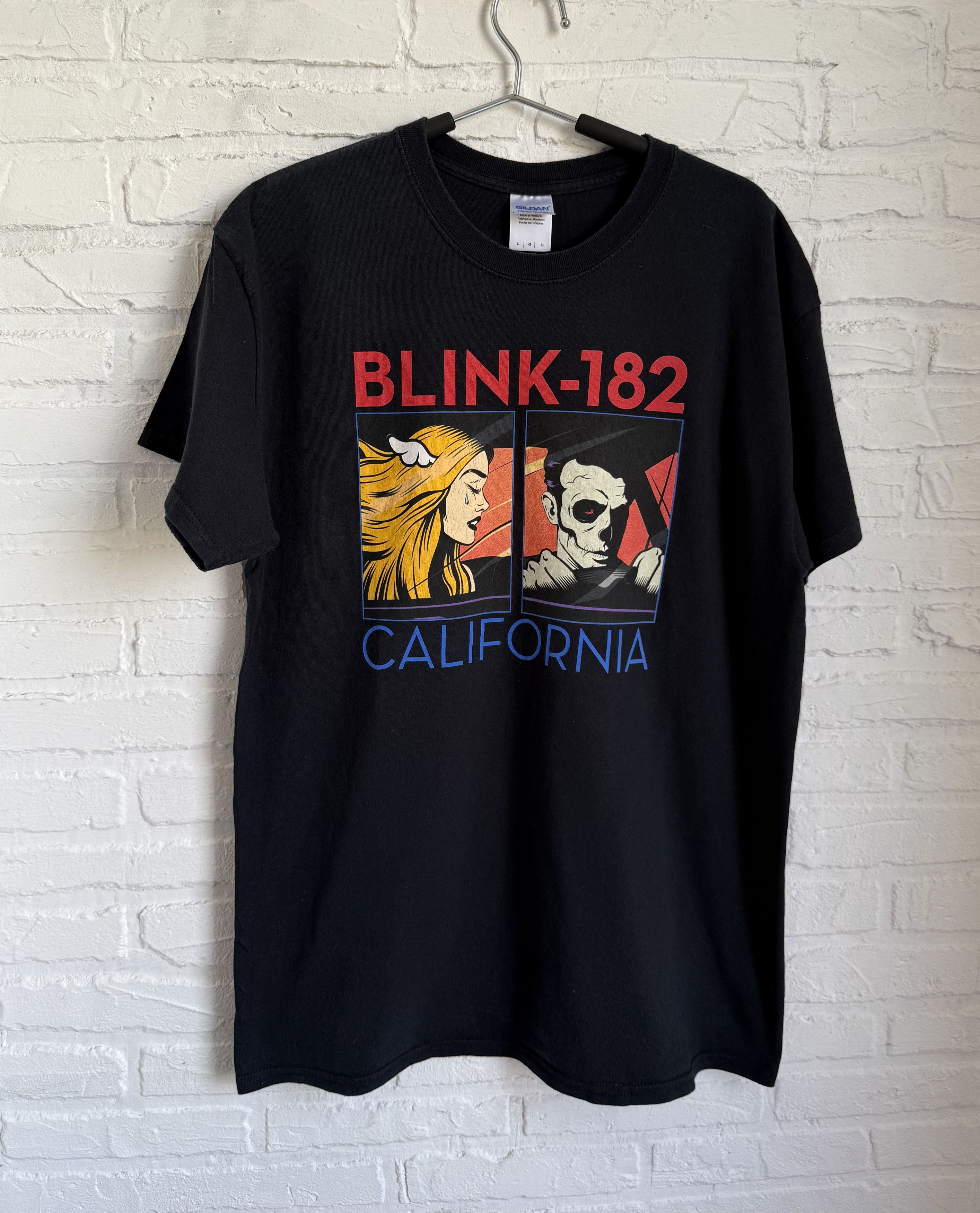 Band Tees 2016 Blink 182 California rock t-shirt Size US L / EU 52-54 / 3 - 1 Thumbnail