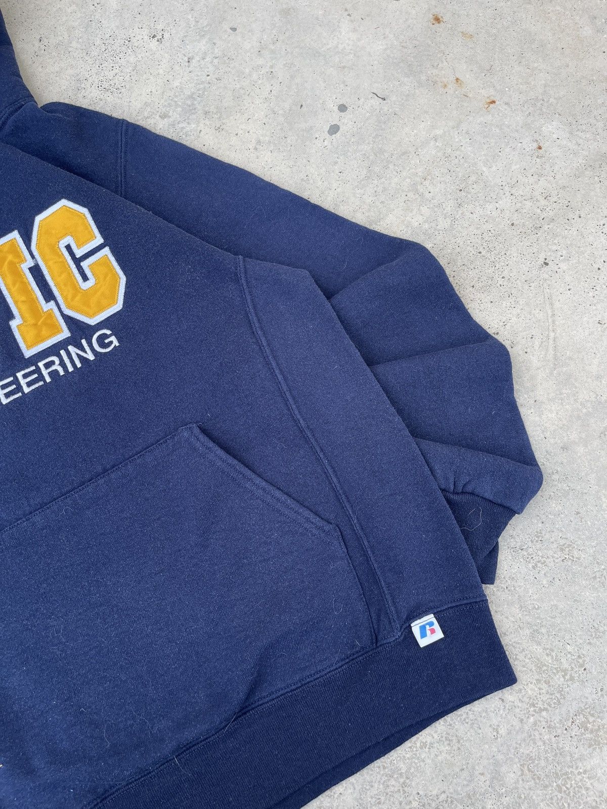 Russell Athletic × Vintage Vintage Russell Athletic UVIC Engineering Pullover Hoodie Size US L / EU 52-54 / 3 - 5 Thumbnail