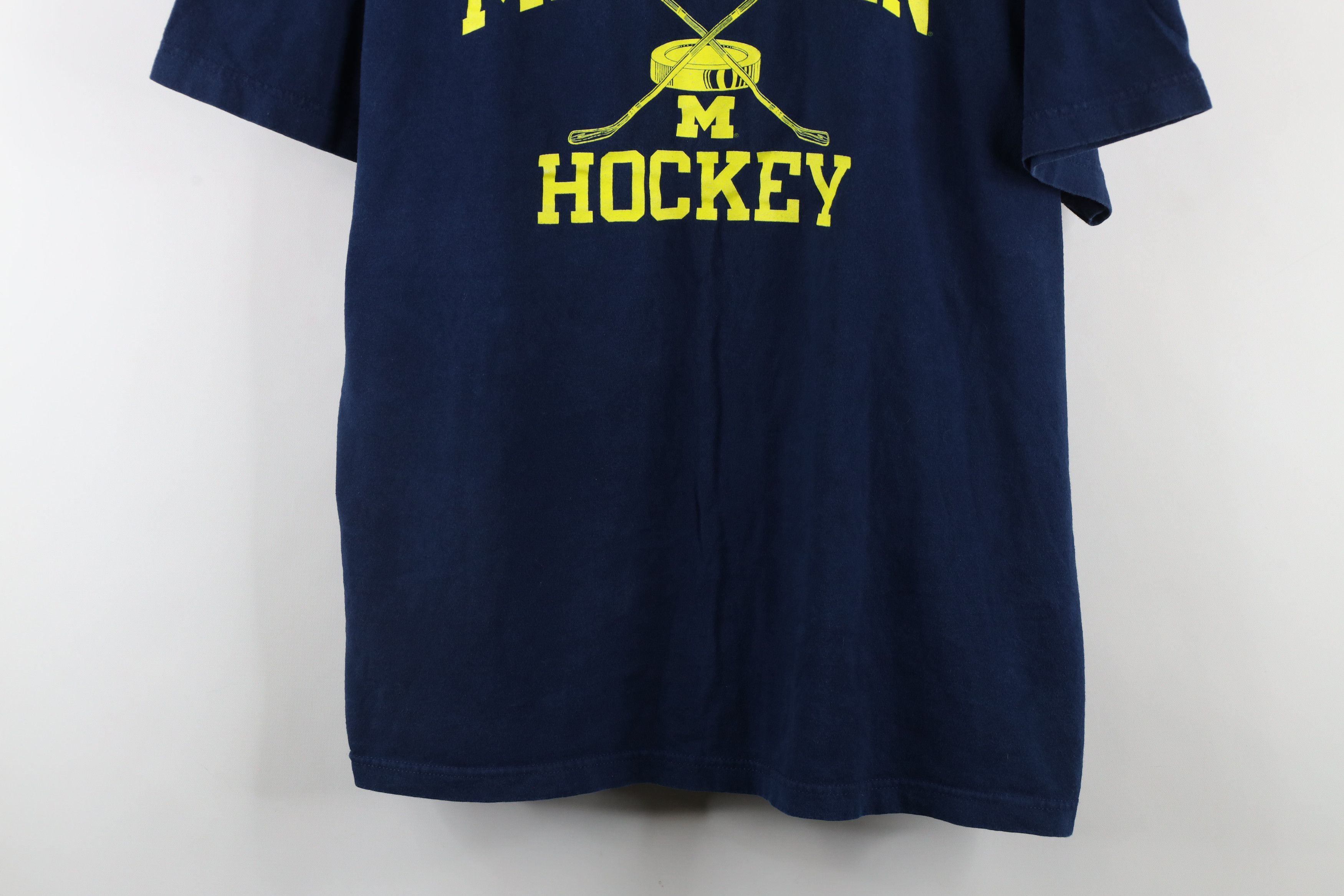 Adidas × Vintage Vintage Adidas University of Michigan Hockey T-Shirt Size US XL / EU 56 / 4 - 3 Thumbnail
