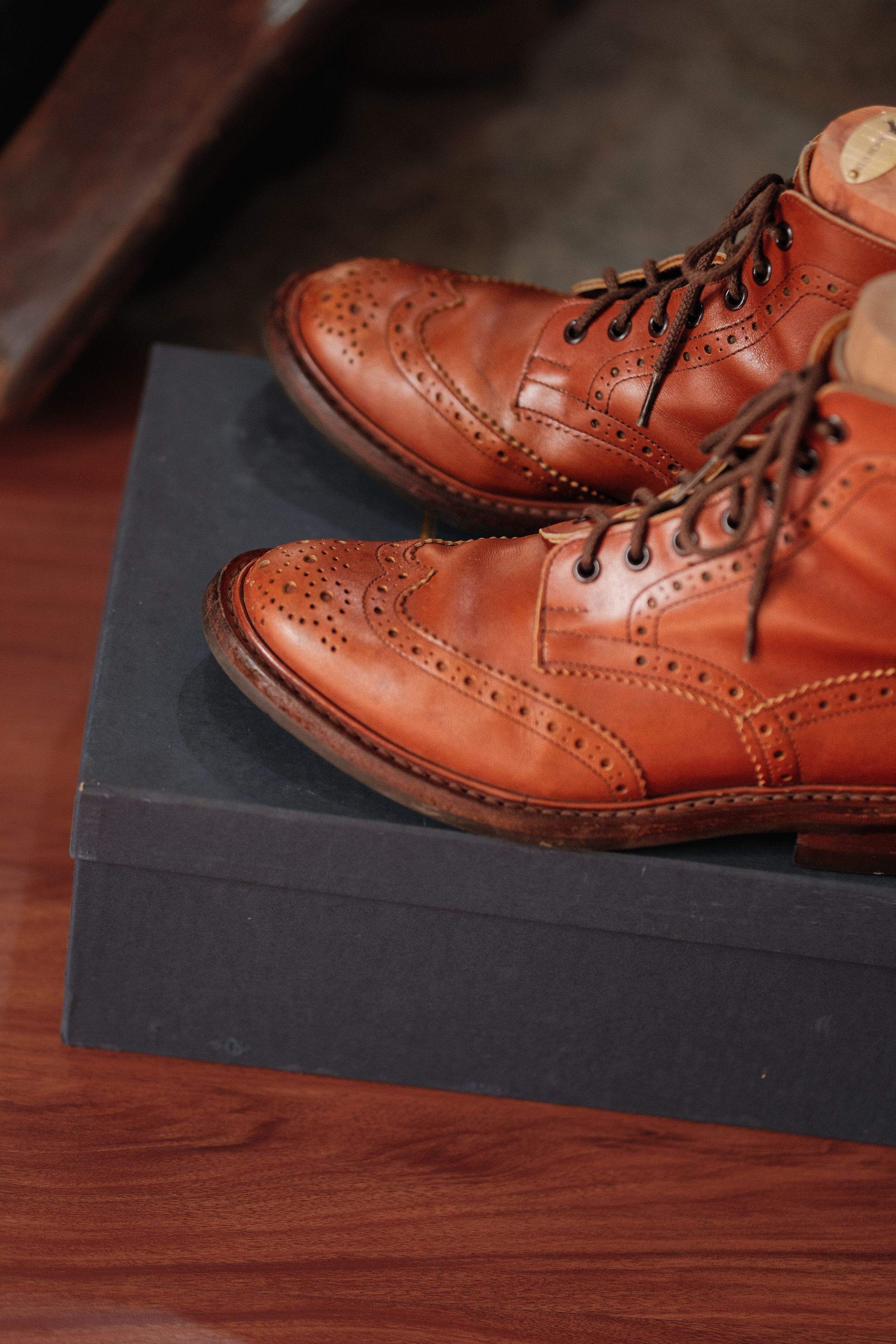 Tricker's Trickers Men Marron Antique Brogue Boots Size US 7.5 / EU 40-41 - 2 Thumbnail