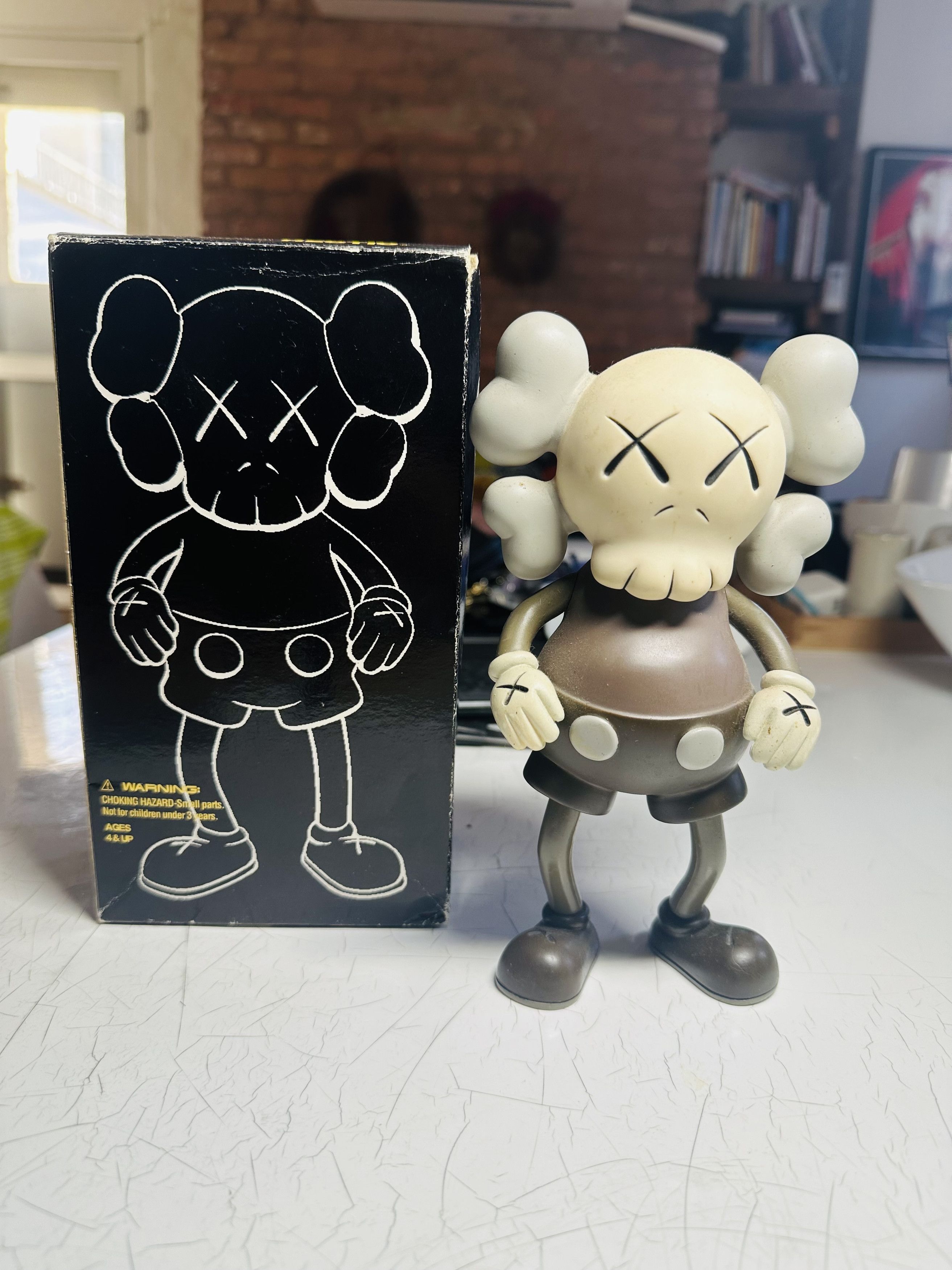 コレクション kaws Mark Dean Veca,Companion Skeleton KAWS | MARK DEAN VECA COMPANION SKELETON (2008) | Artsy